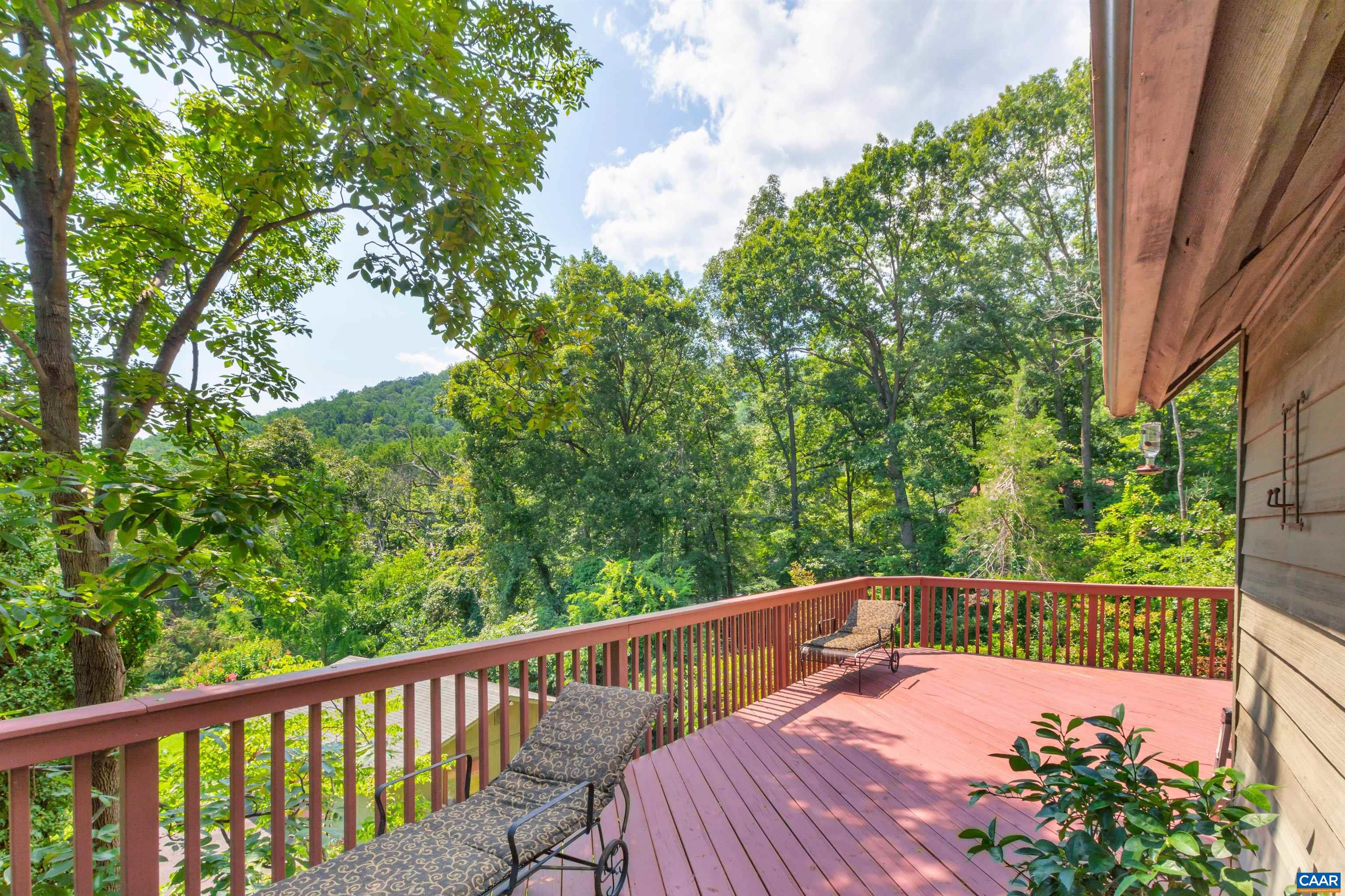 394 PASTUREGATE LN