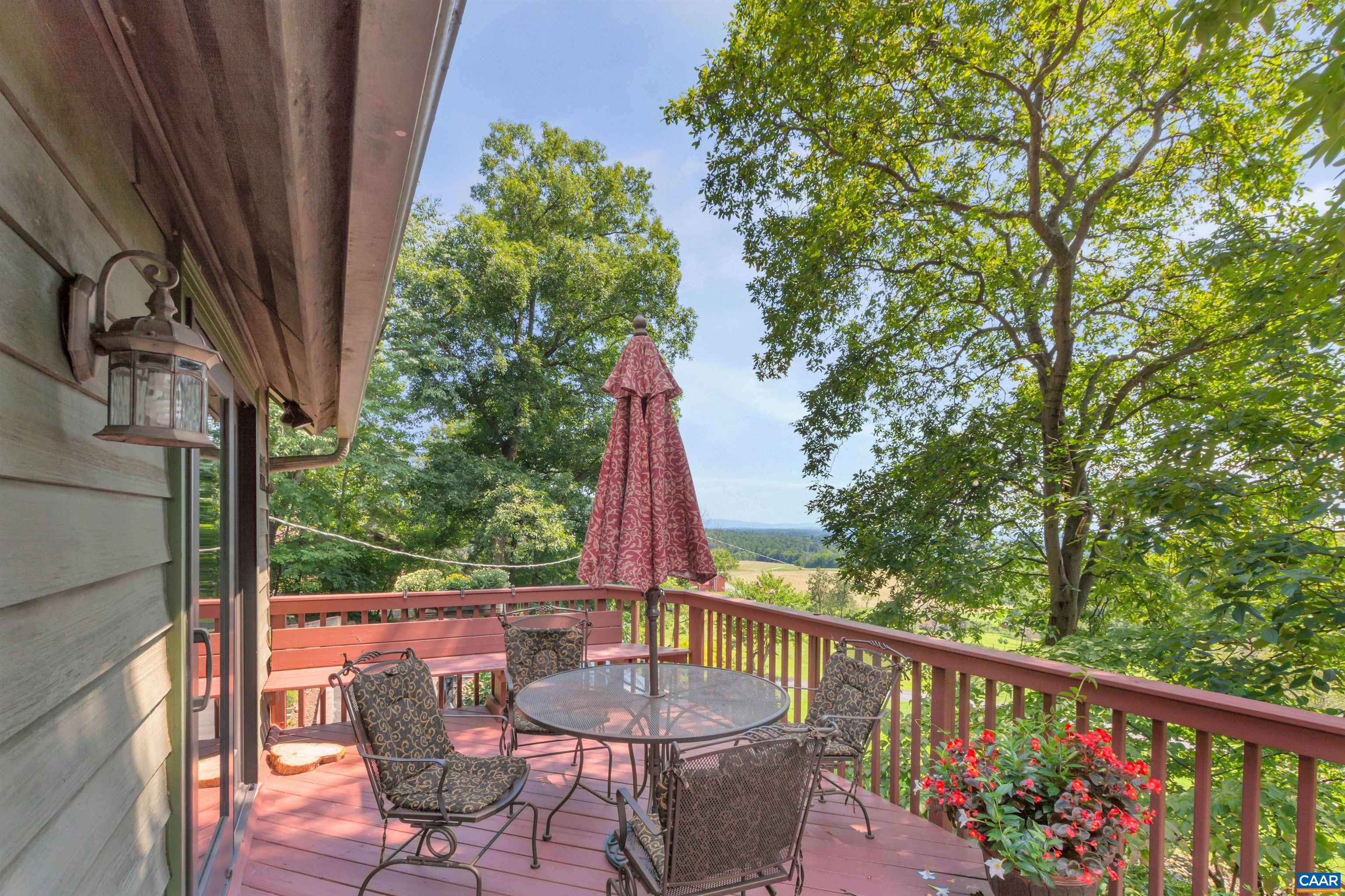 394 PASTUREGATE LN