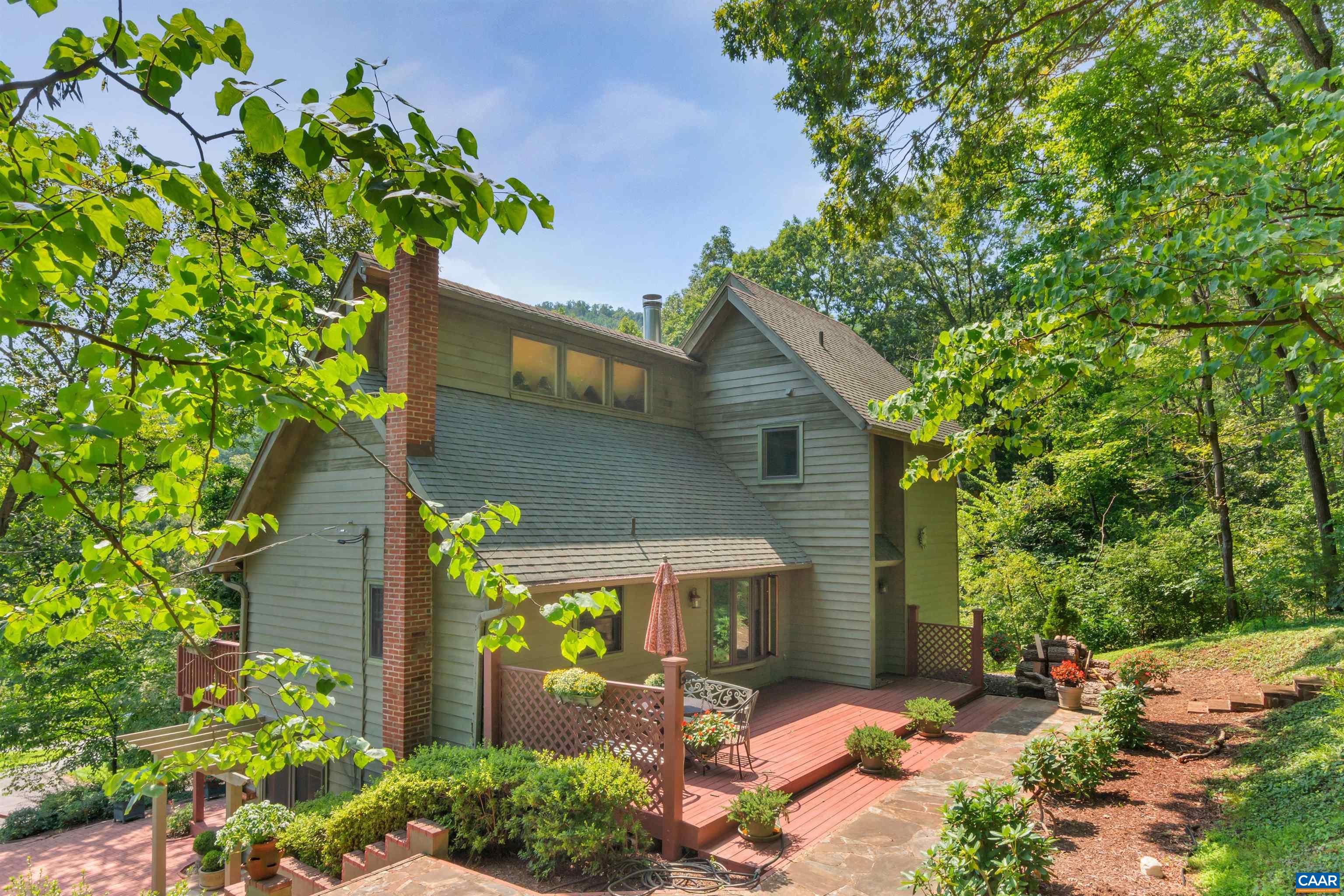 394 PASTUREGATE LN