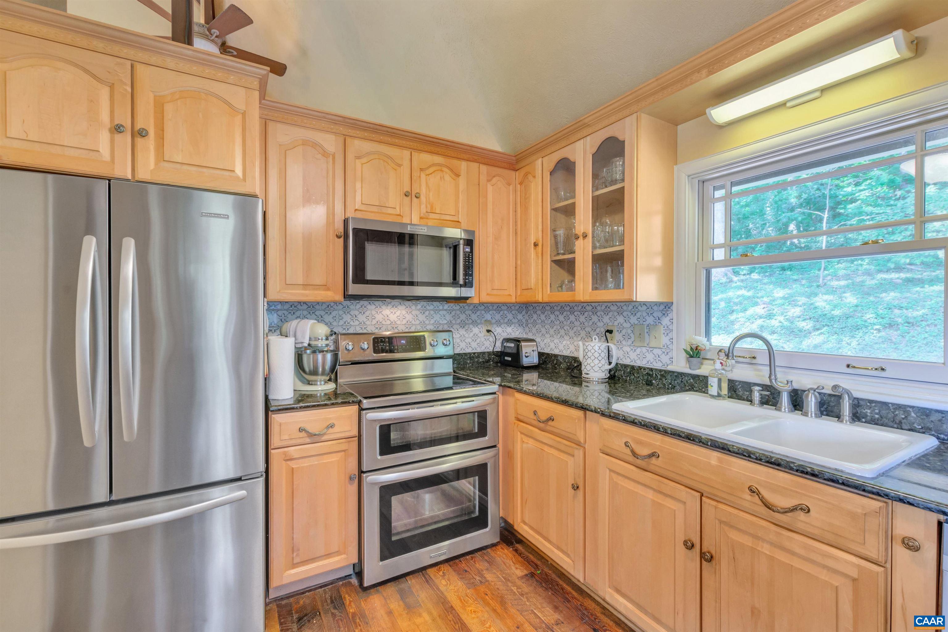 394 PASTUREGATE LN