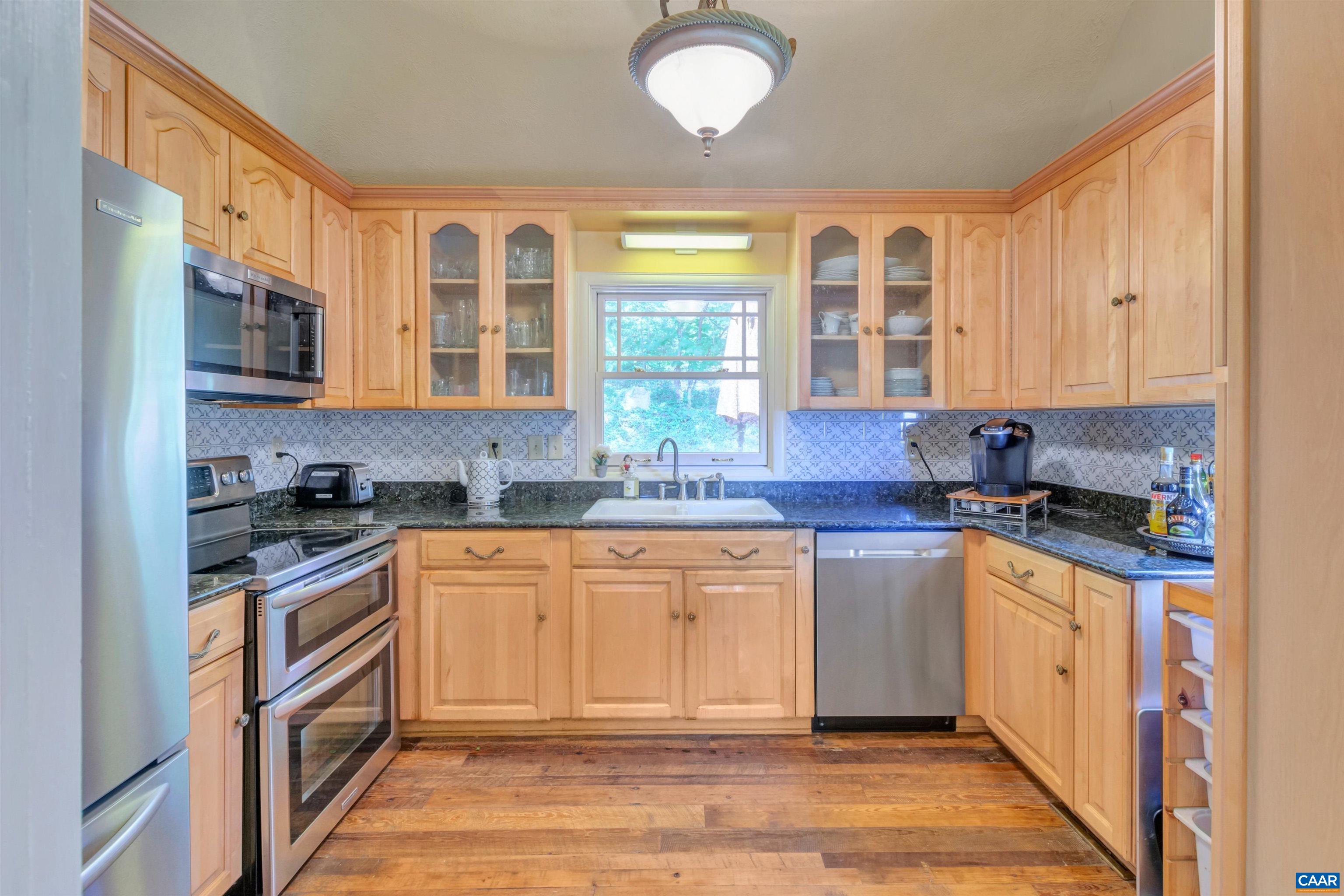 394 PASTUREGATE LN