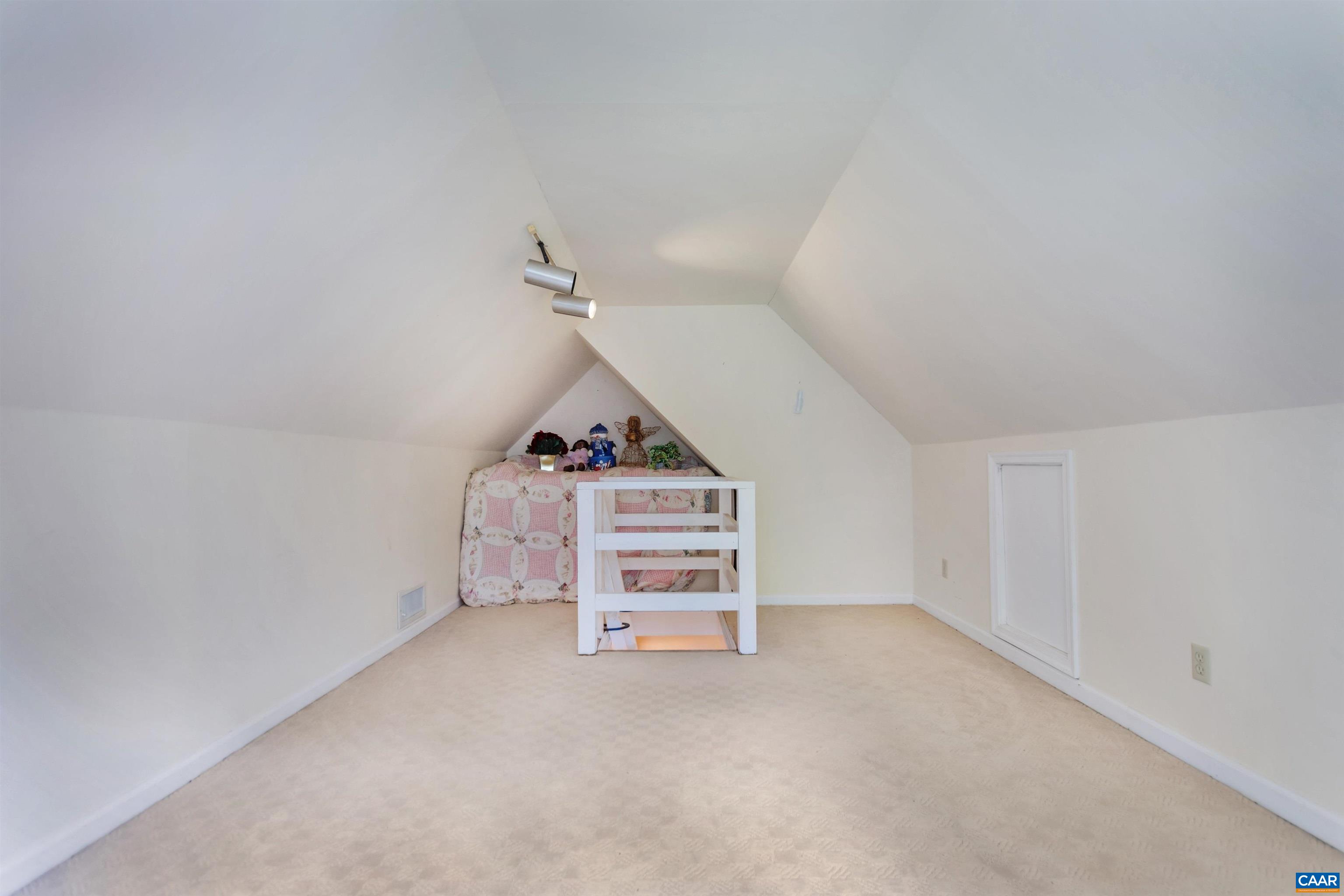 394 PASTUREGATE LN