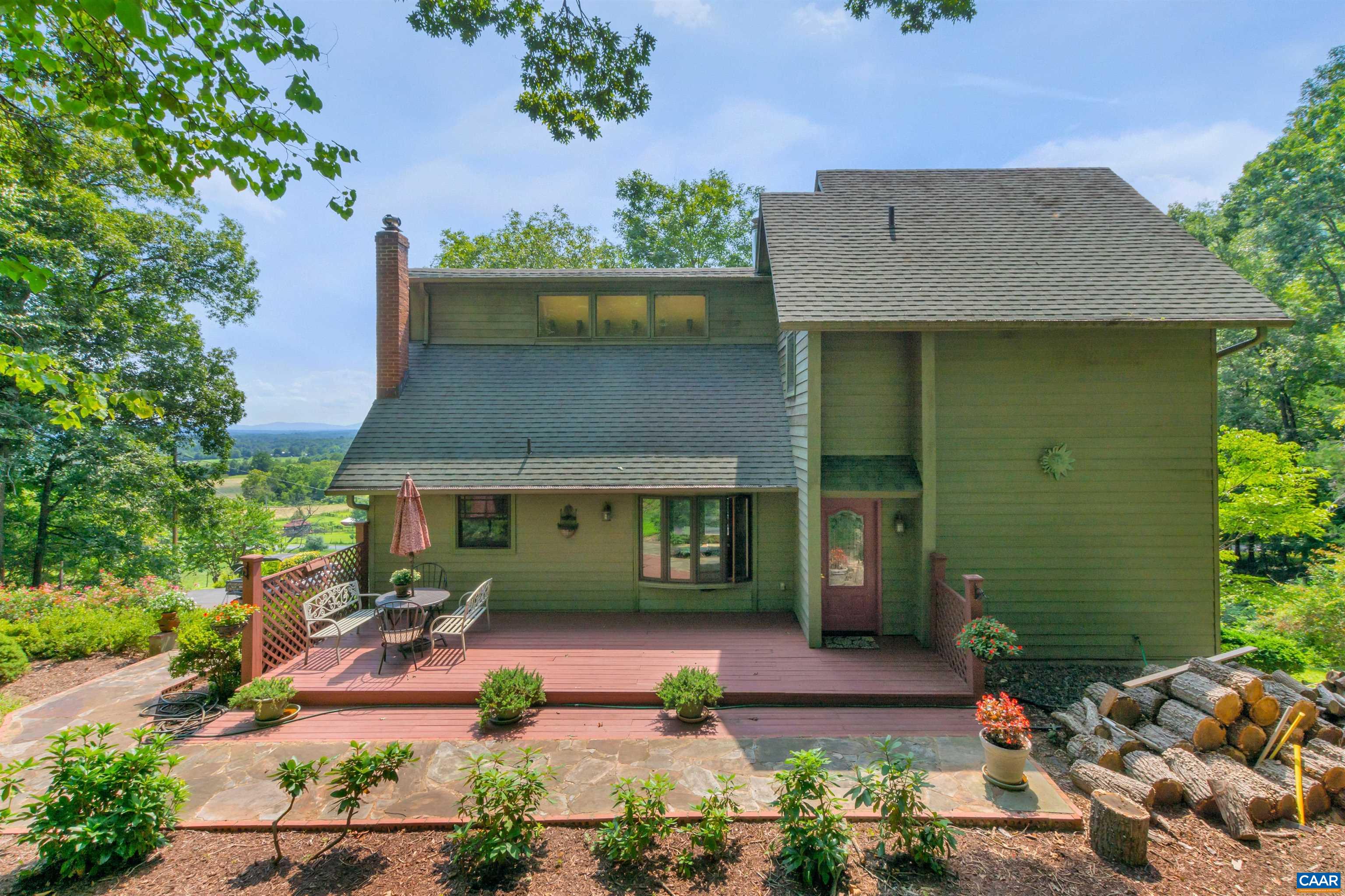 394 PASTUREGATE LN