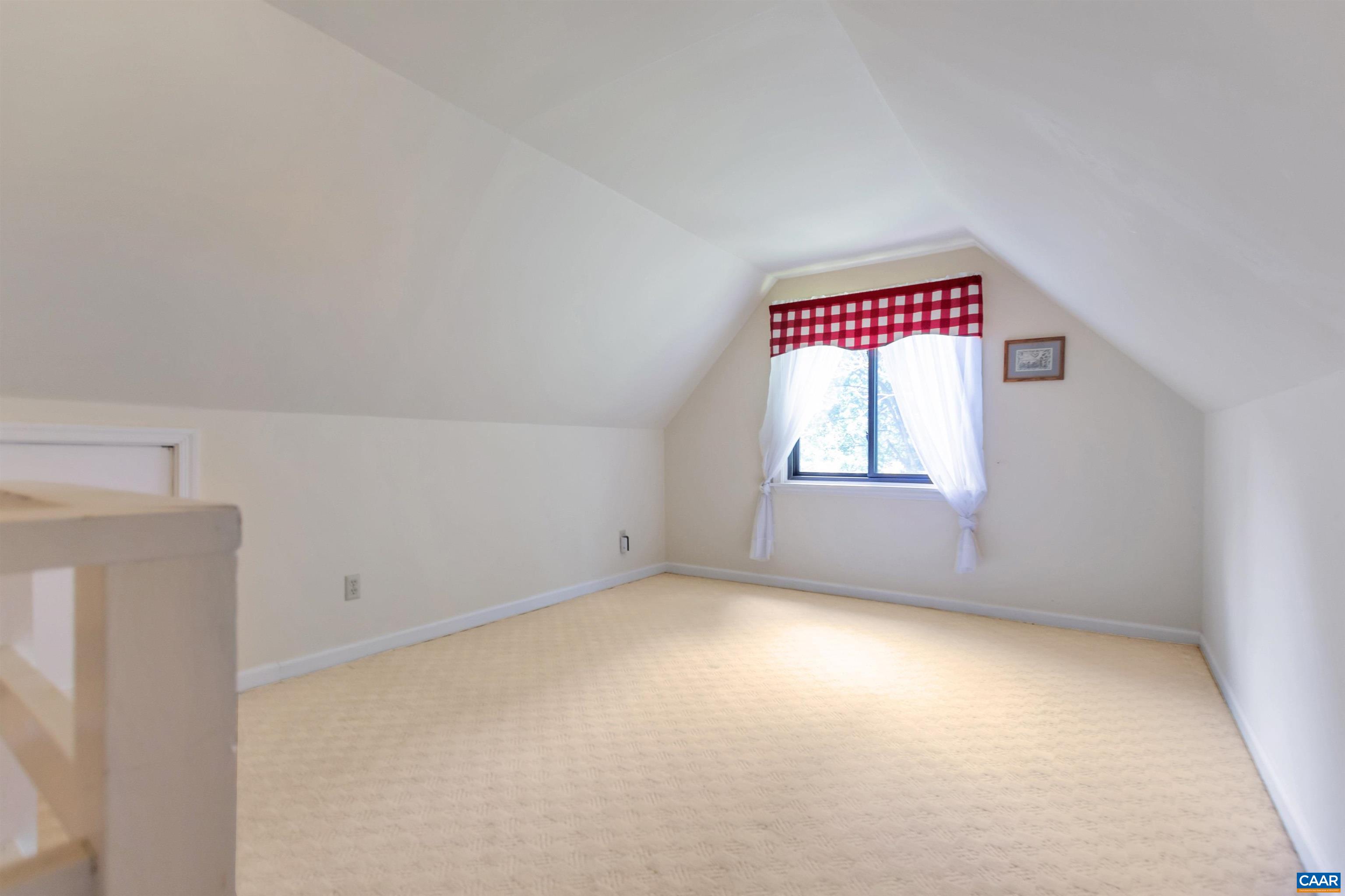 394 PASTUREGATE LN