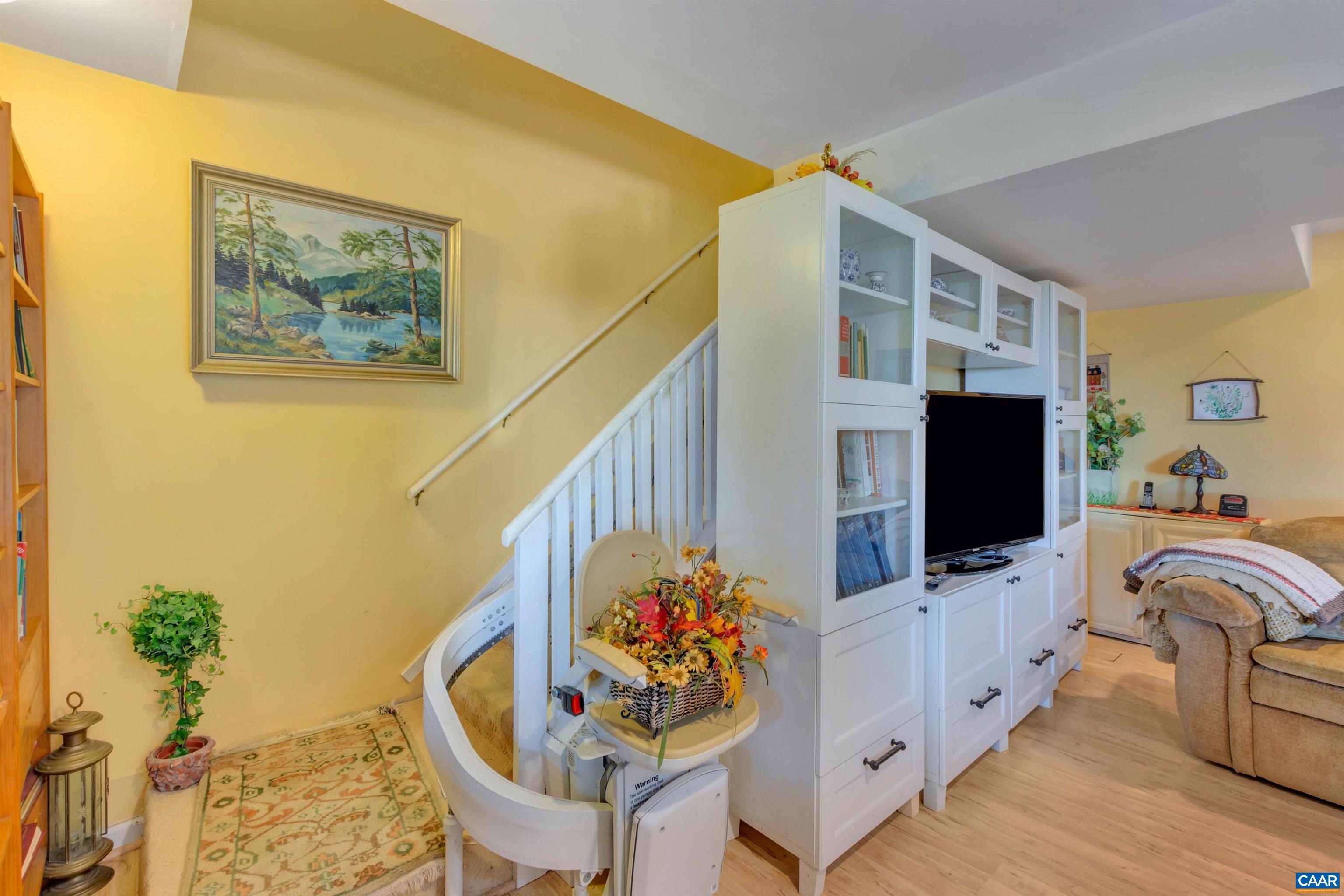 394 PASTUREGATE LN