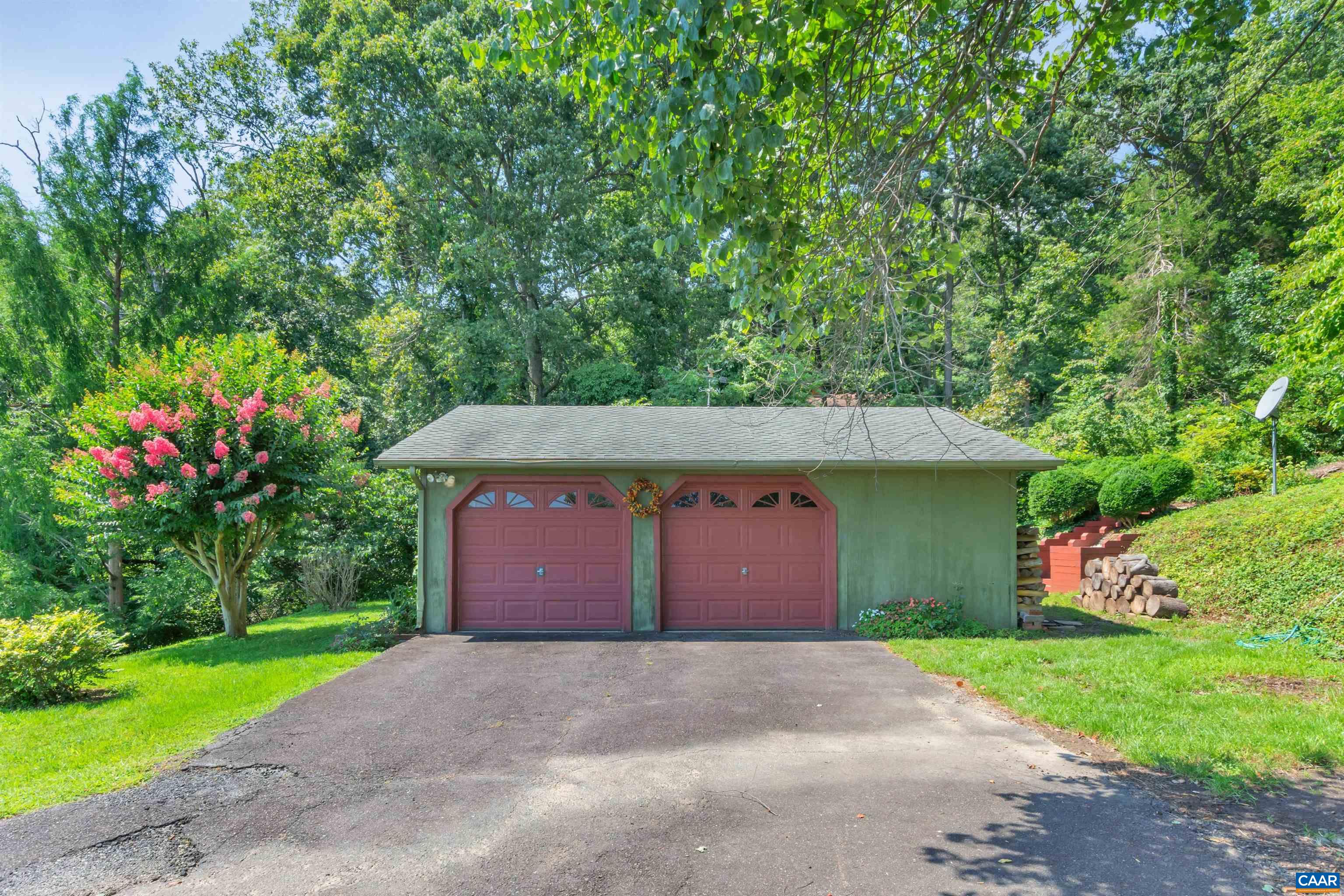 394 PASTUREGATE LN
