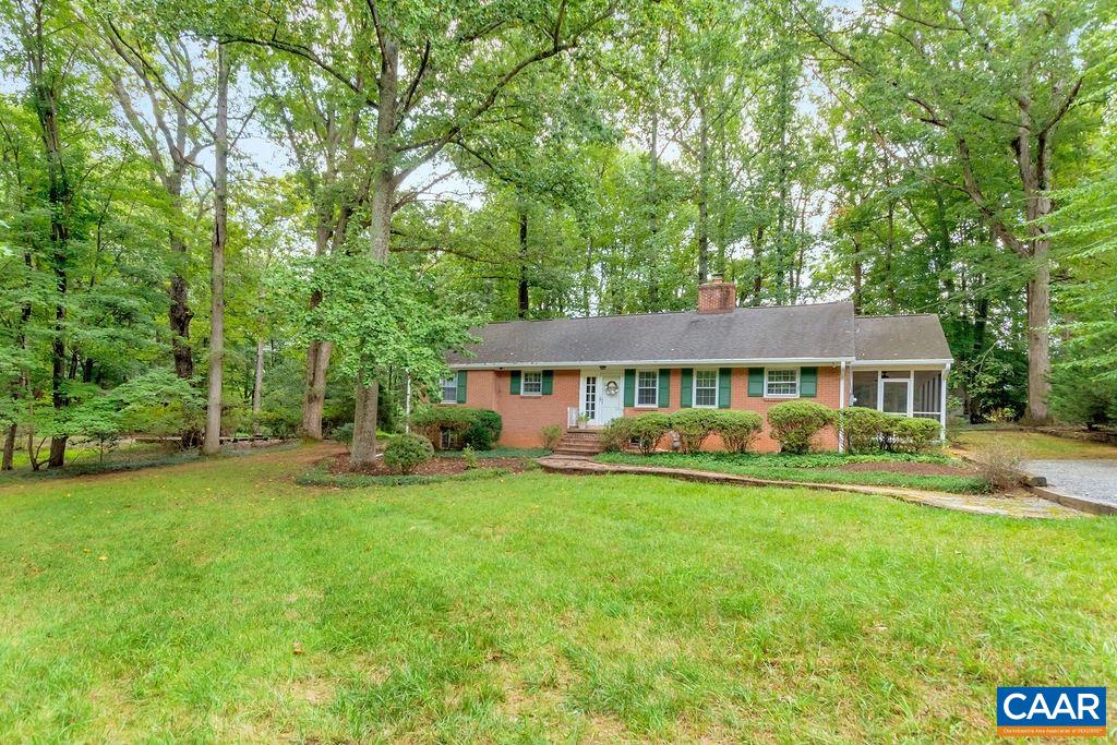 1706 YORKTOWN DR