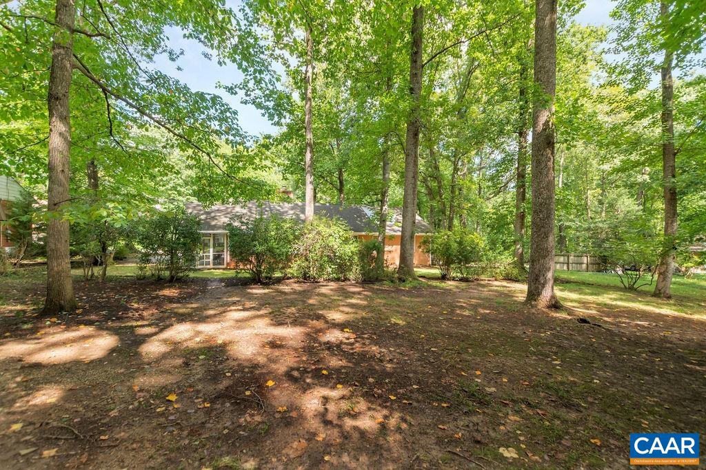 1706 YORKTOWN DR