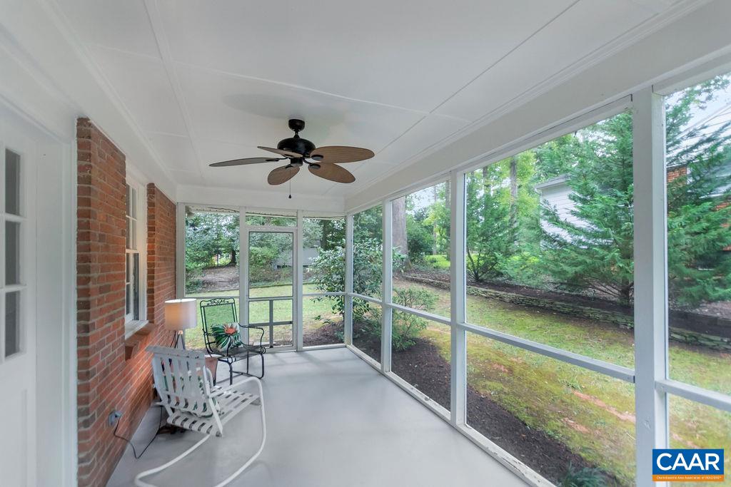 1706 YORKTOWN DR