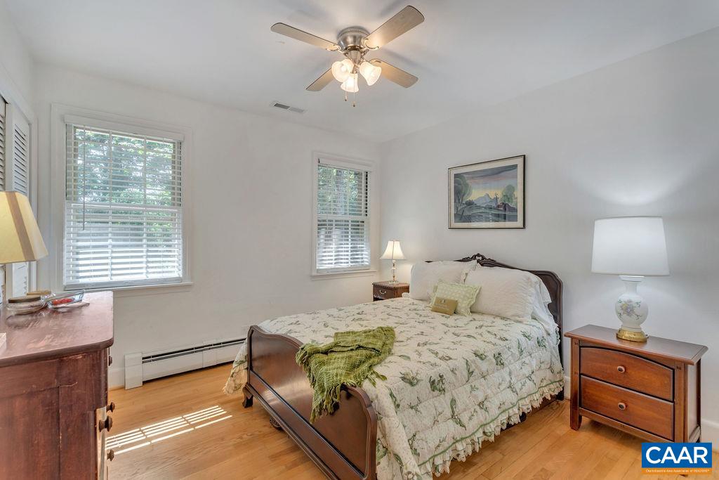 1706 YORKTOWN DR