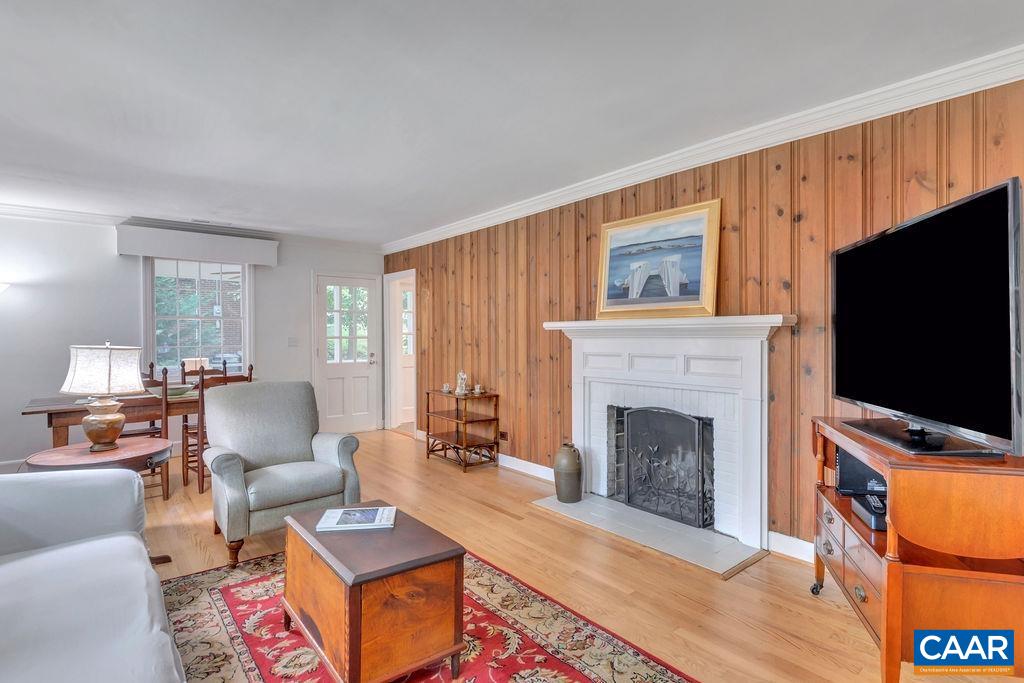 1706 YORKTOWN DR