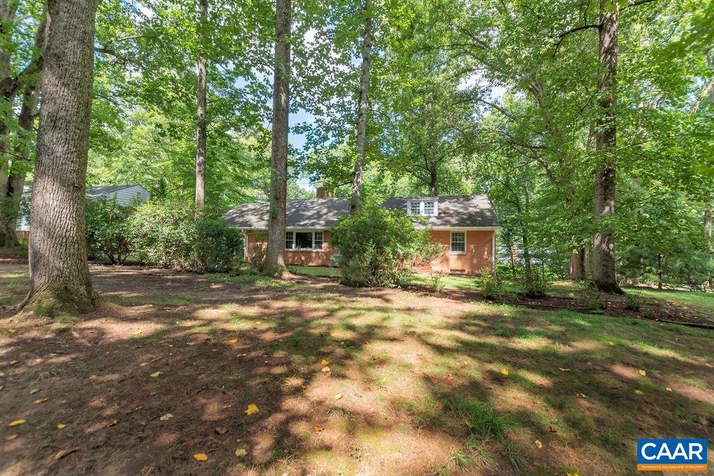 1706 YORKTOWN DR