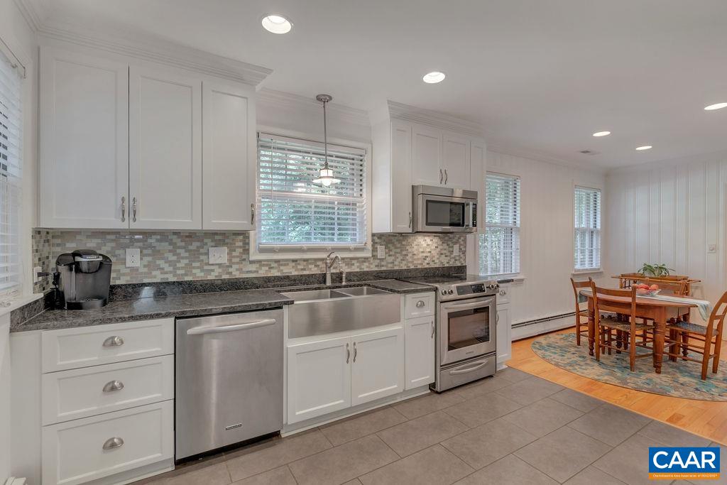 1706 YORKTOWN DR