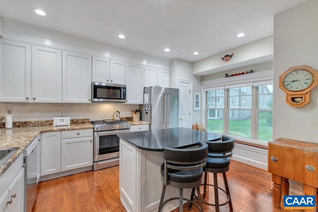 2764 TOWN MEWS LN