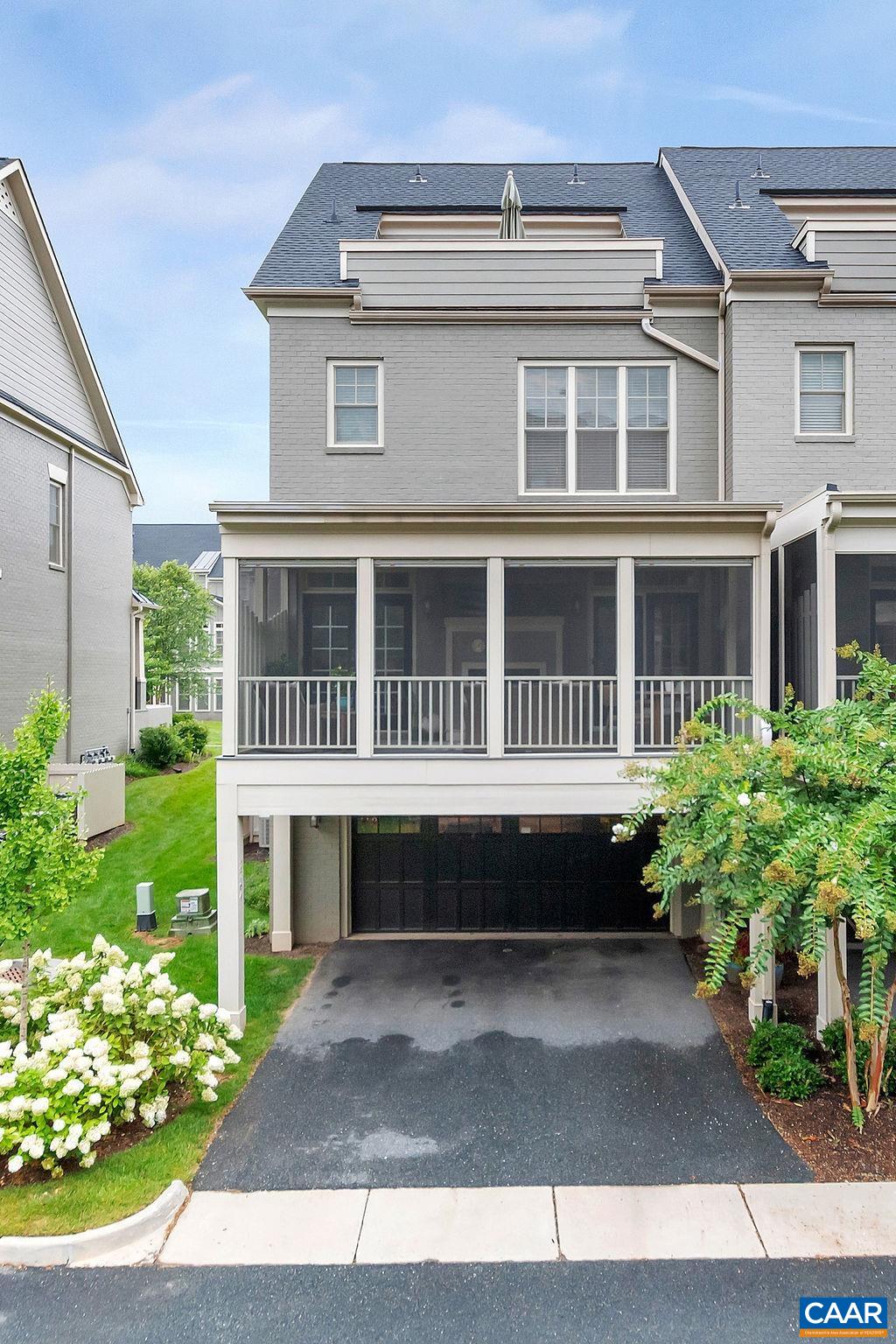 2764 TOWN MEWS LN