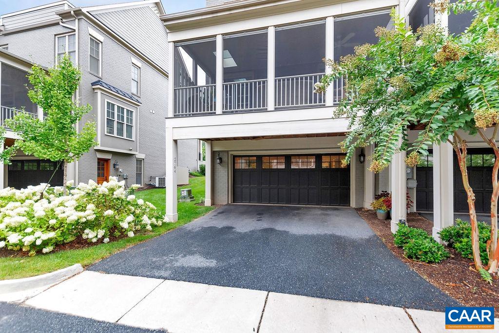 2764 TOWN MEWS LN