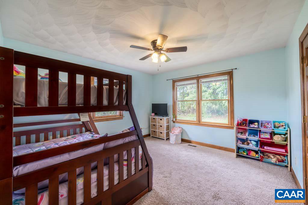 18 SONGBIRD LN