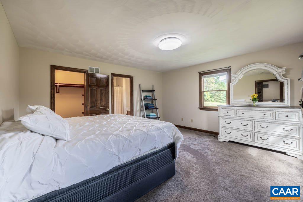 18 SONGBIRD LN