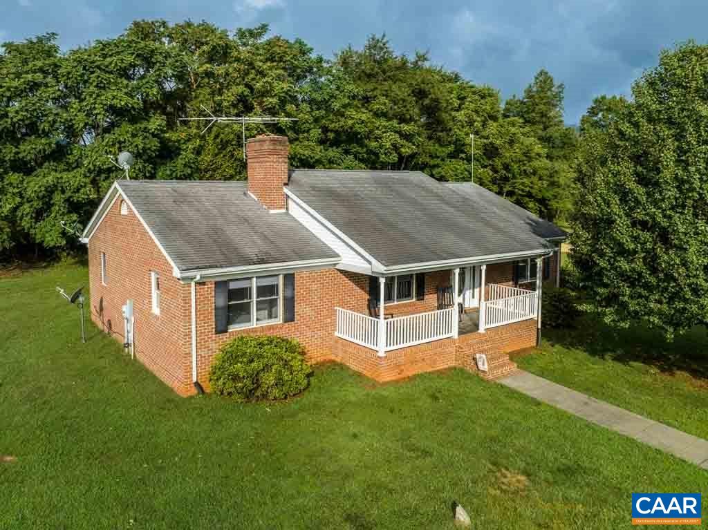 18 SONGBIRD LN