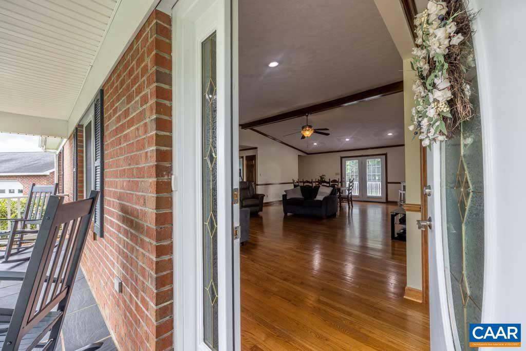 18 SONGBIRD LN