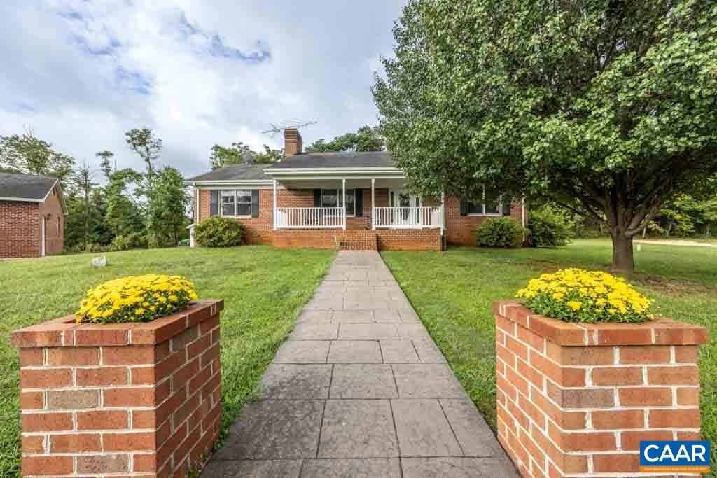 18 SONGBIRD LN