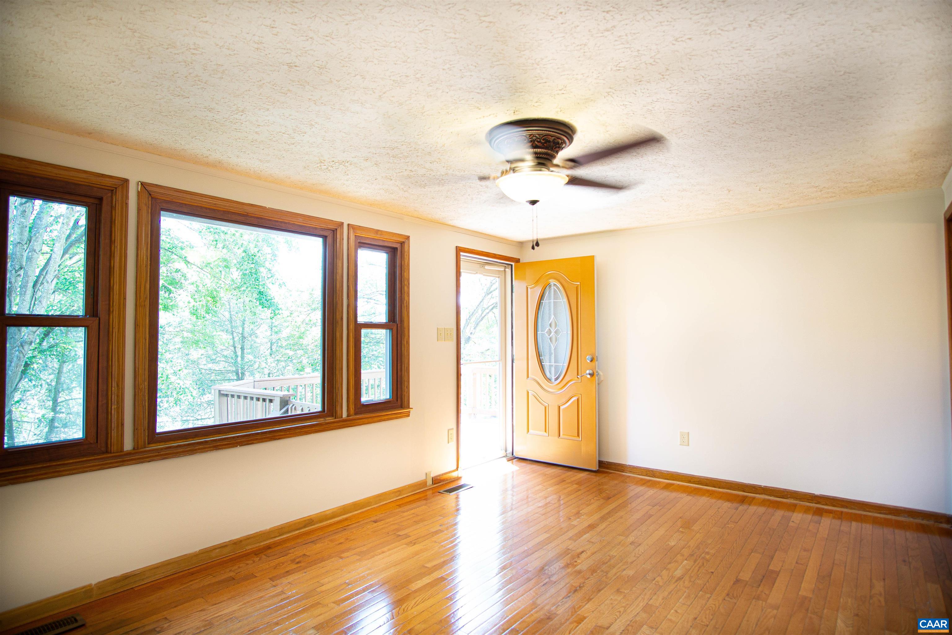 218 BARNSDALE RD