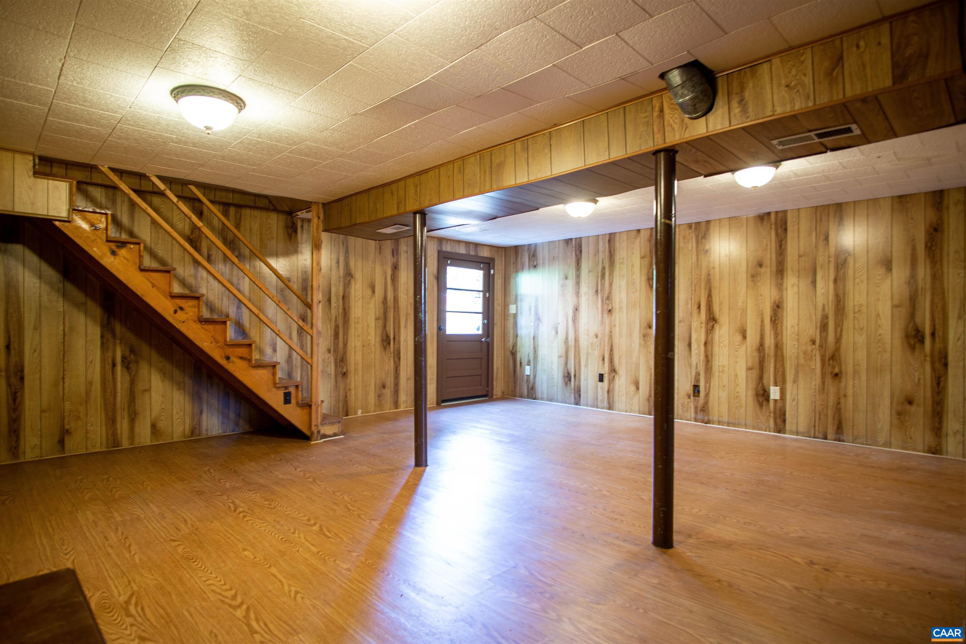 218 BARNSDALE RD