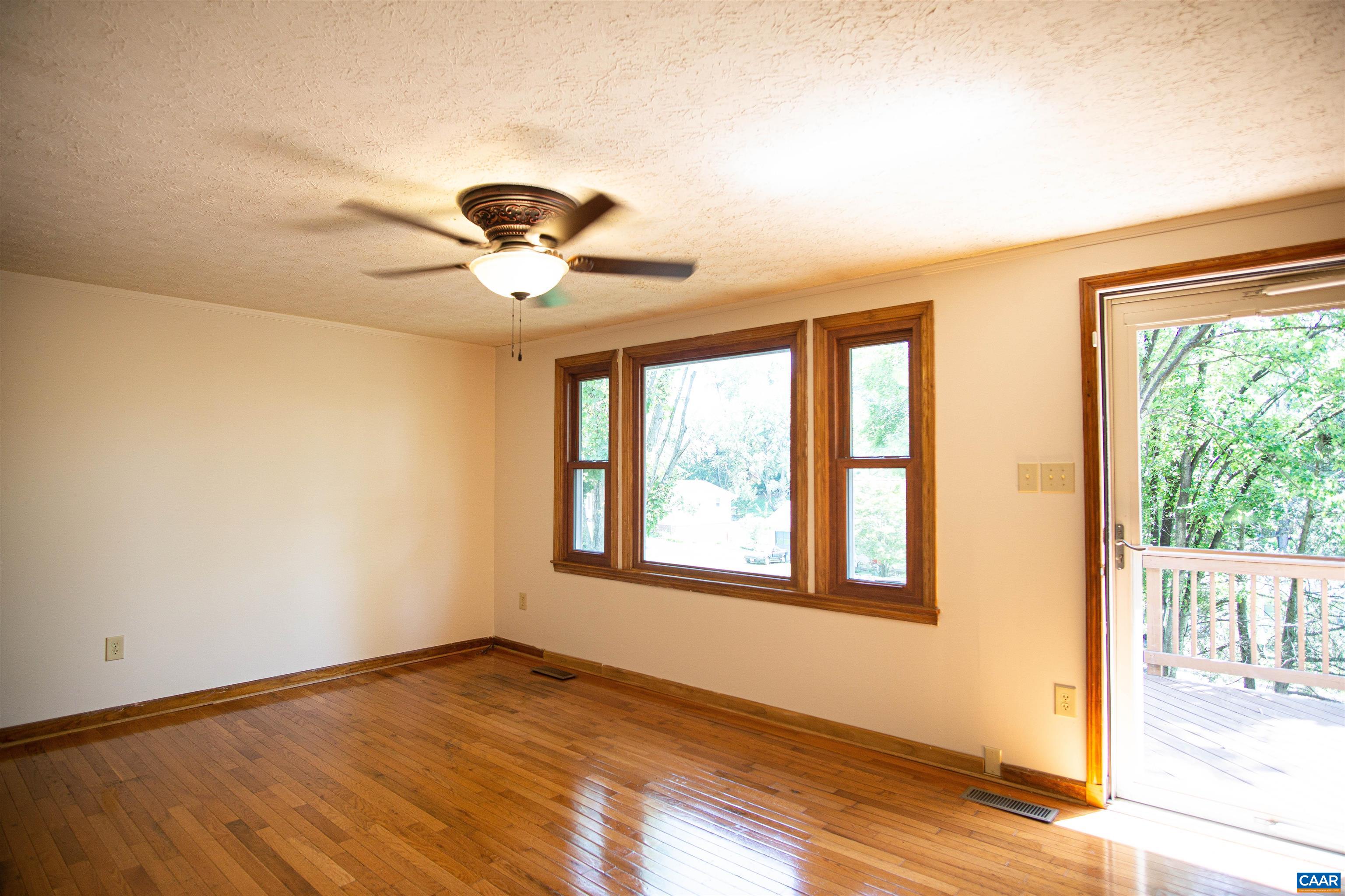 218 BARNSDALE RD