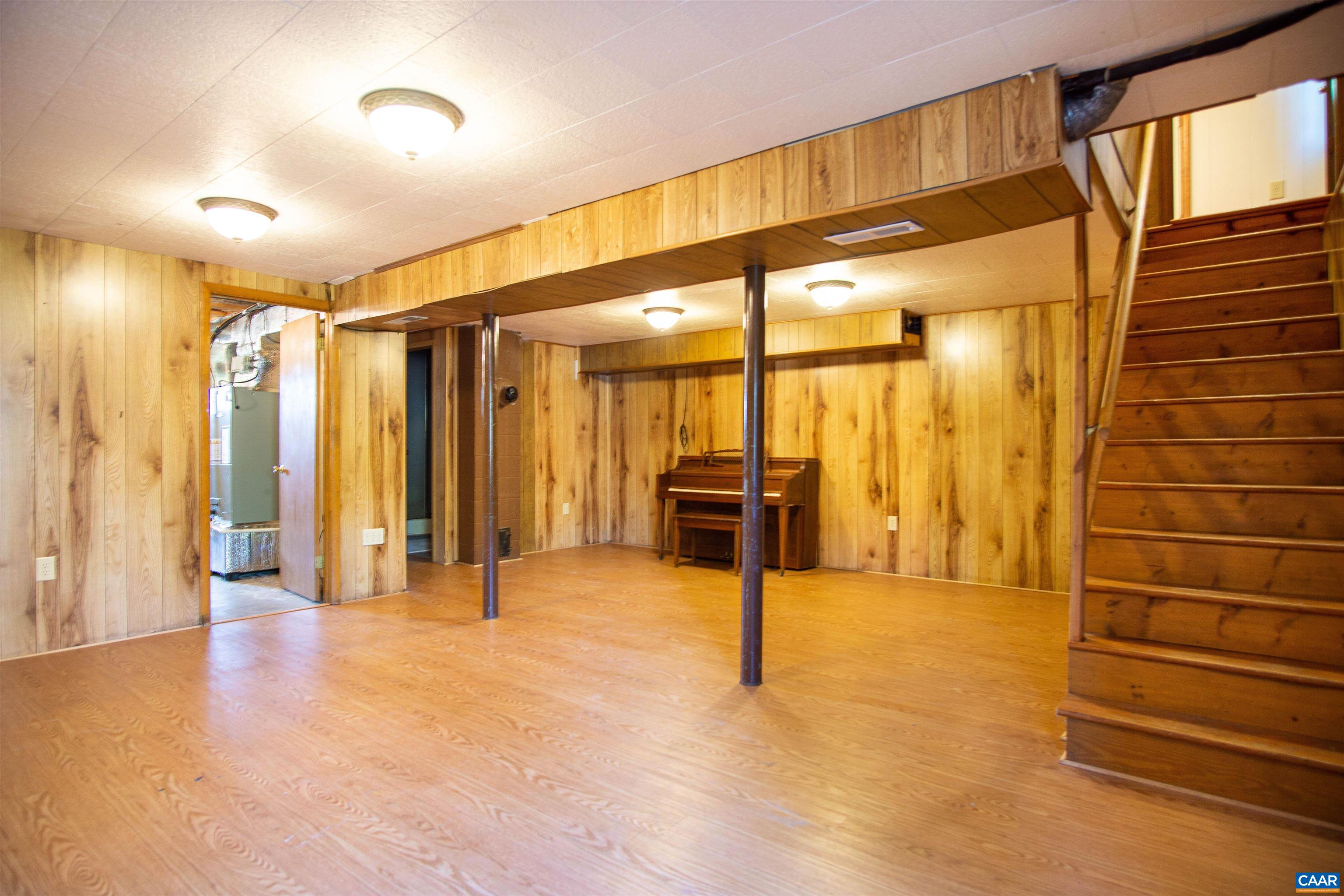 218 BARNSDALE RD