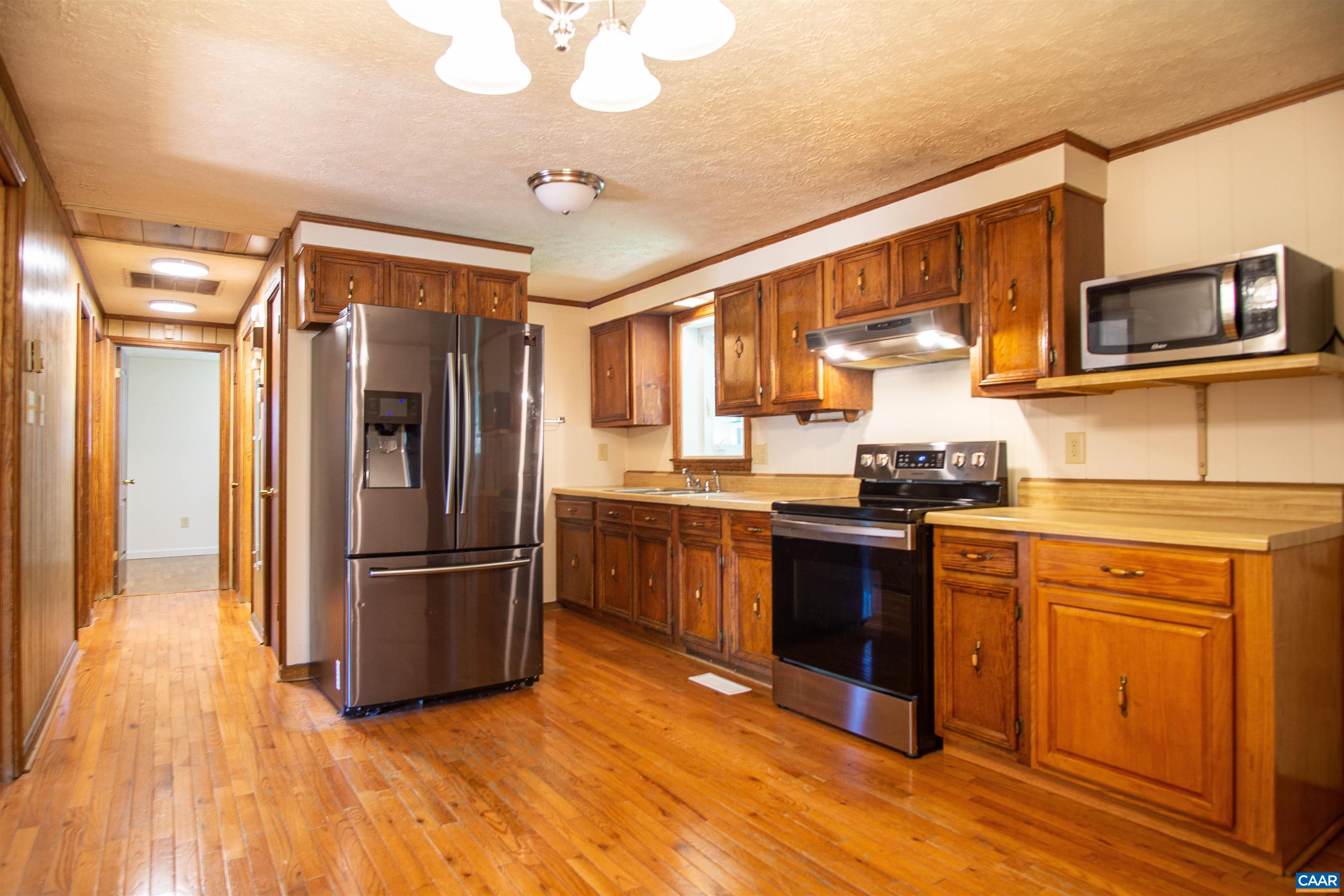 218 BARNSDALE RD