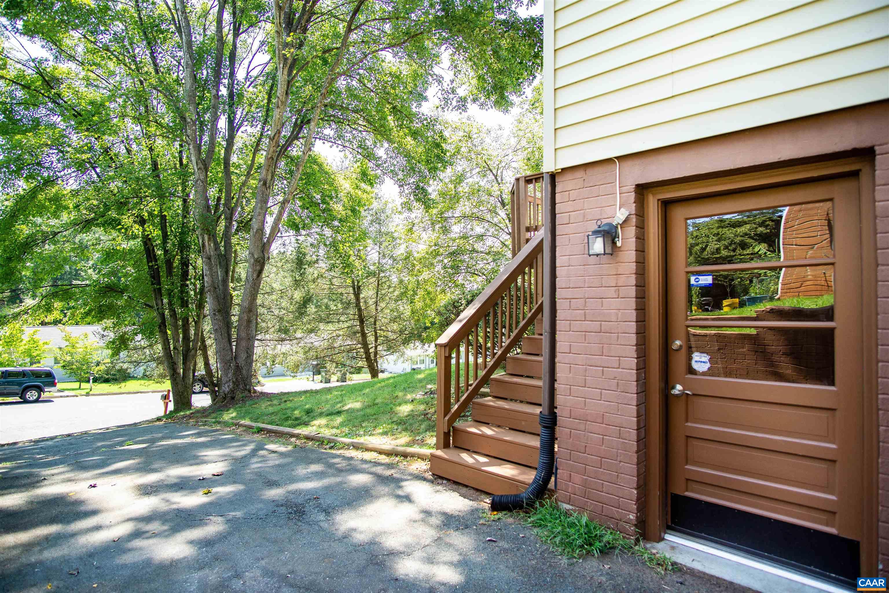 218 BARNSDALE RD