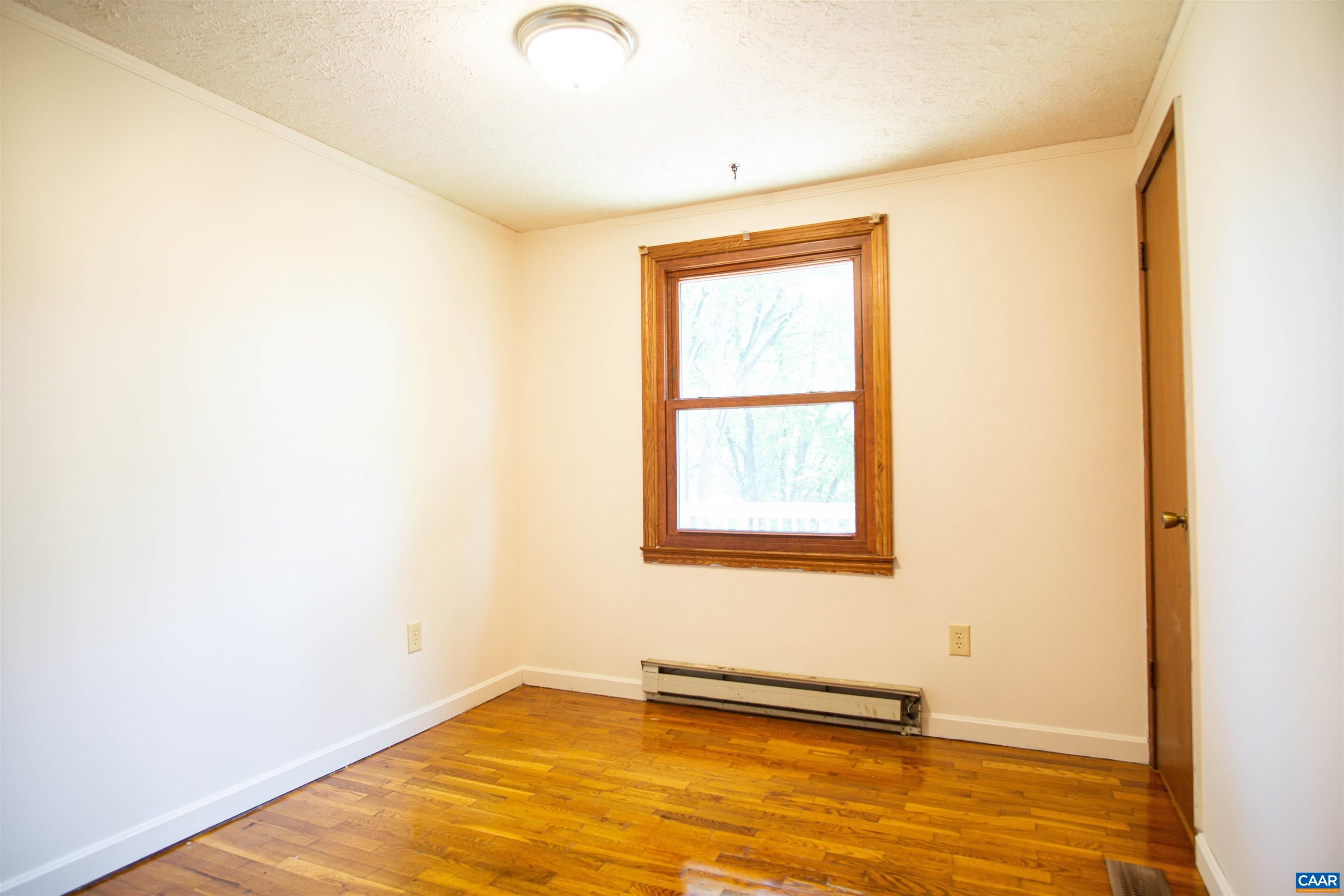 218 BARNSDALE RD