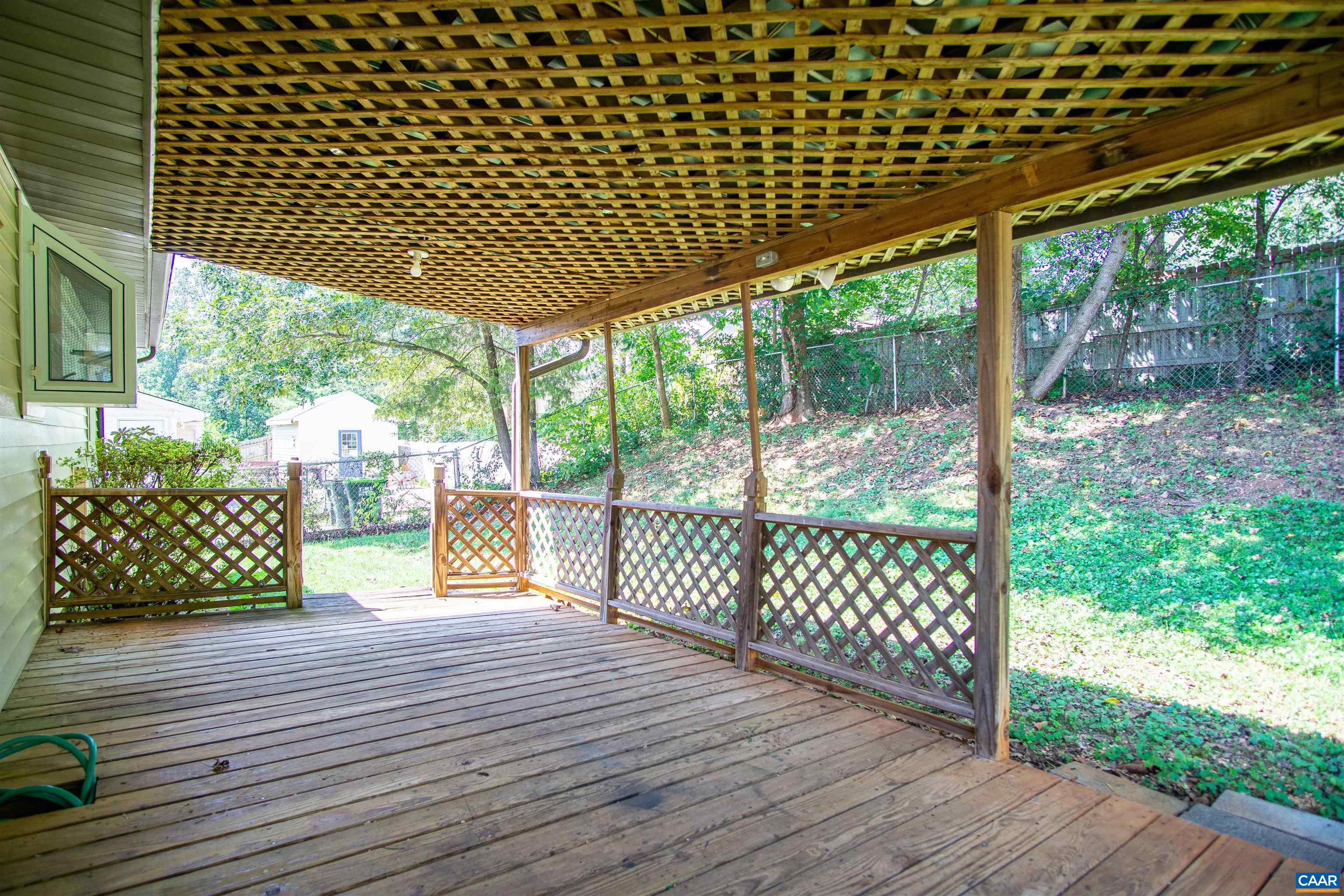 218 BARNSDALE RD