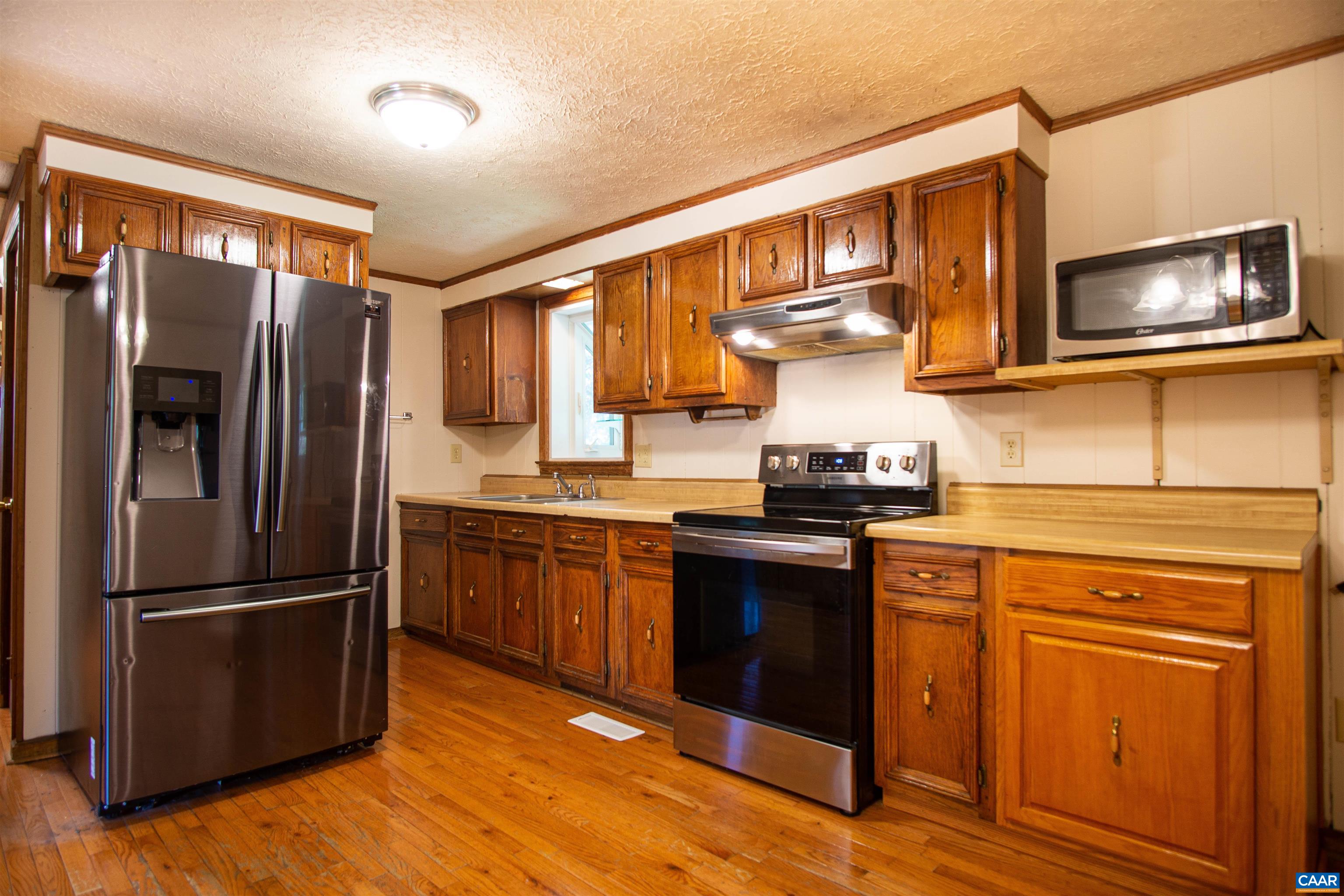 218 BARNSDALE RD