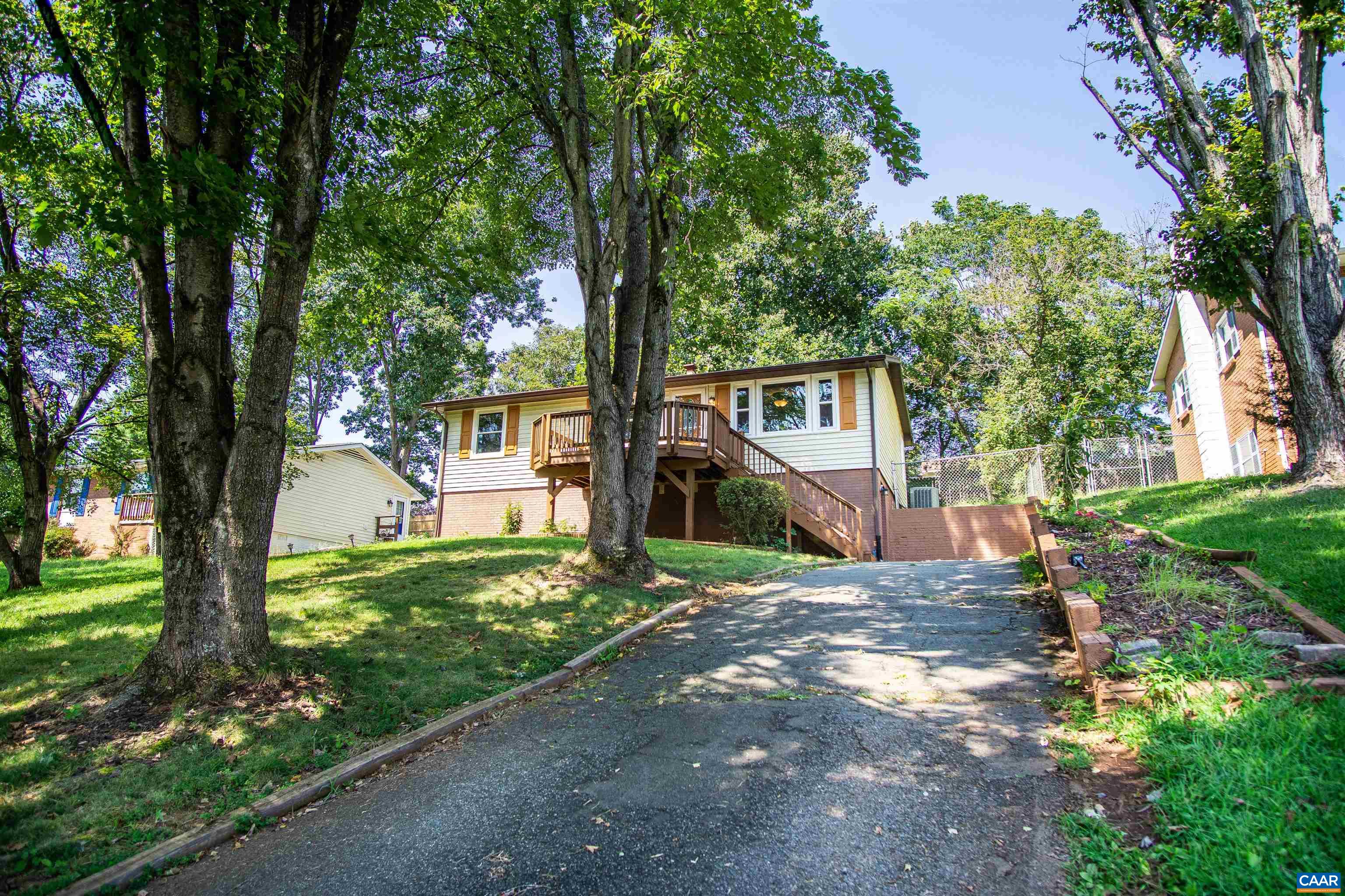 218 BARNSDALE RD