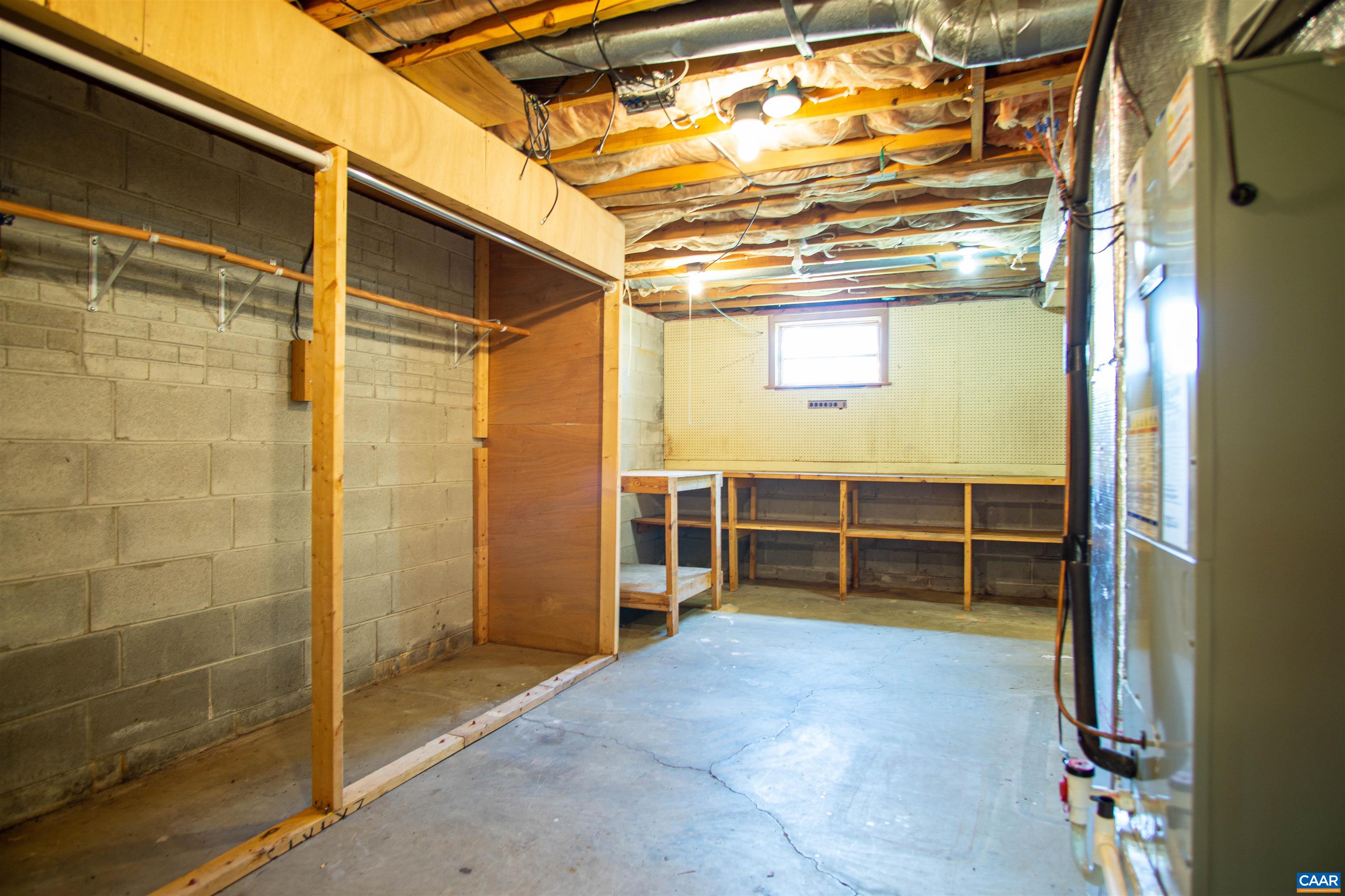 218 BARNSDALE RD
