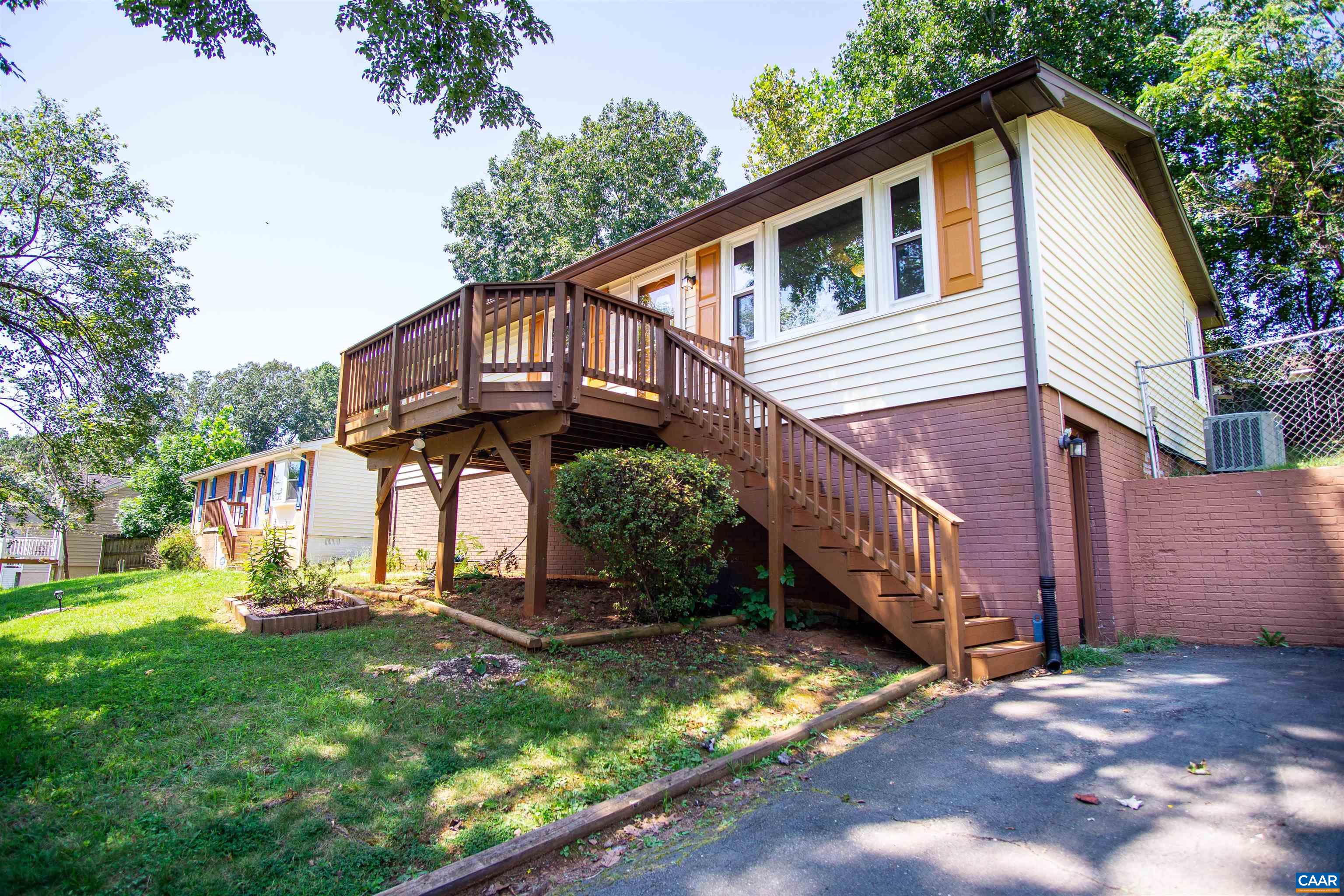 218 BARNSDALE RD