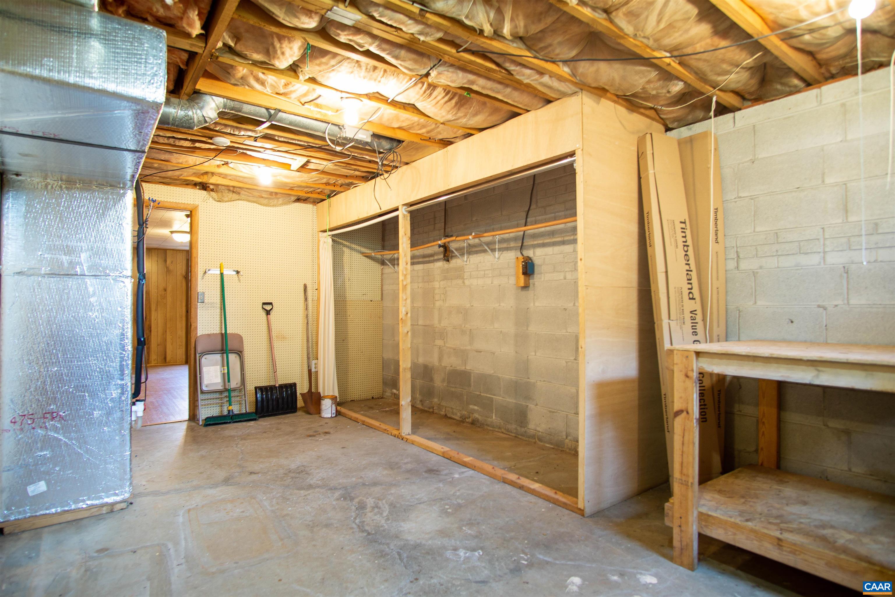 218 BARNSDALE RD