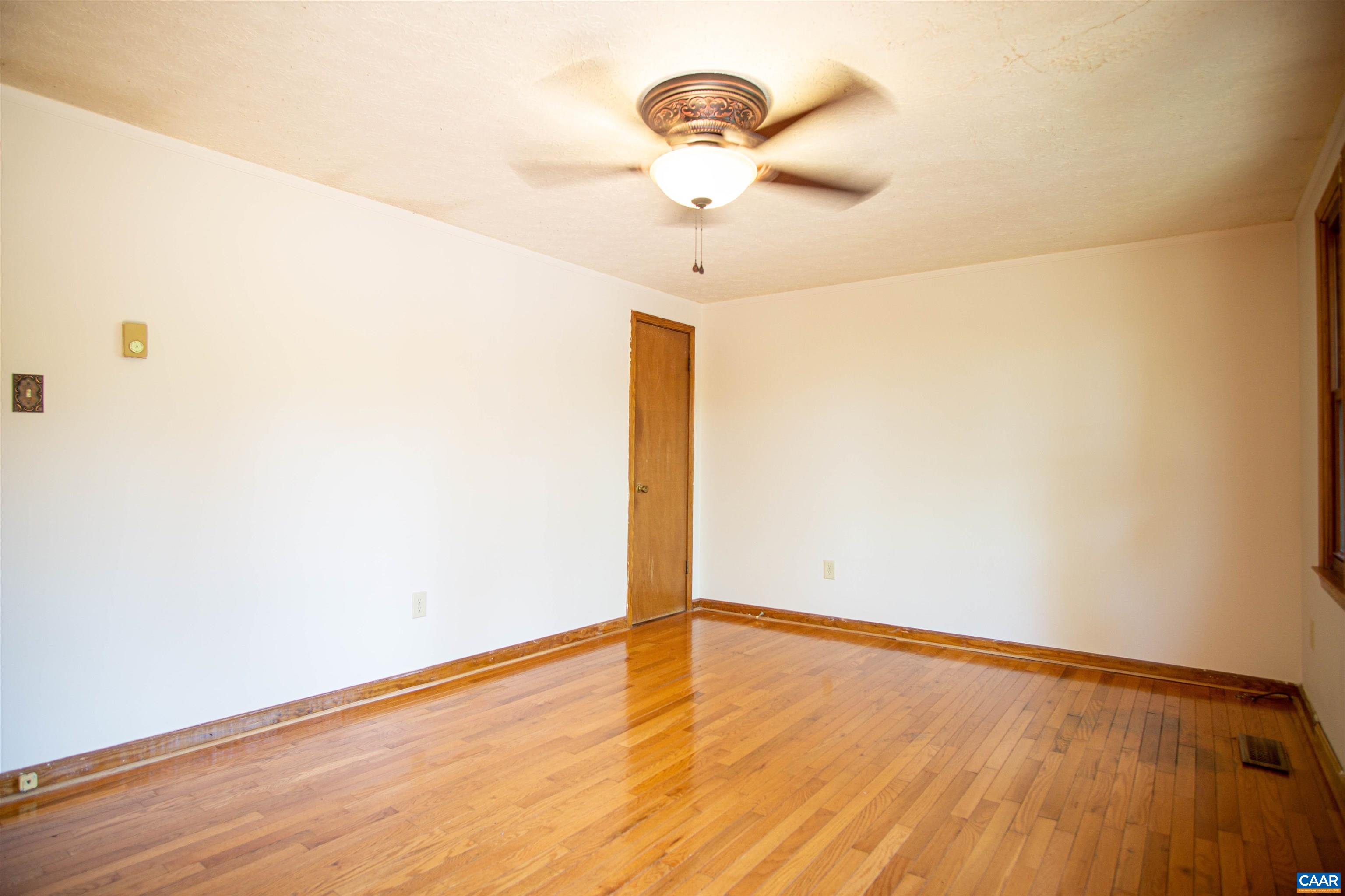 218 BARNSDALE RD
