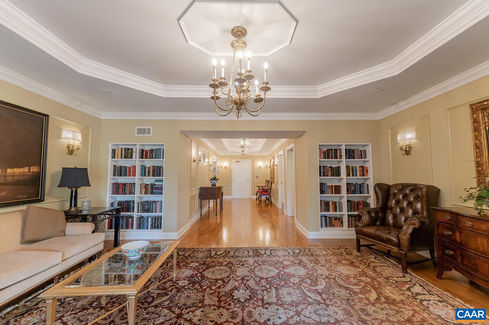 415 WHITE GABLES LN Unit: 101