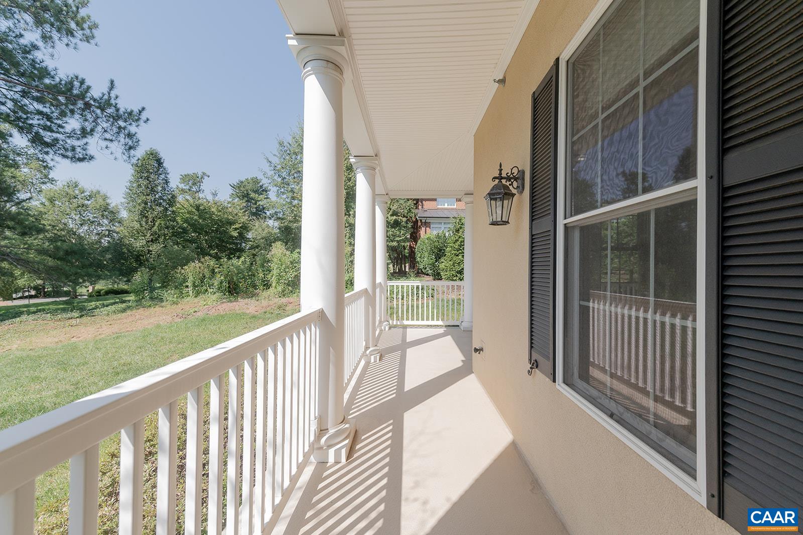 415 WHITE GABLES LN Unit: 101