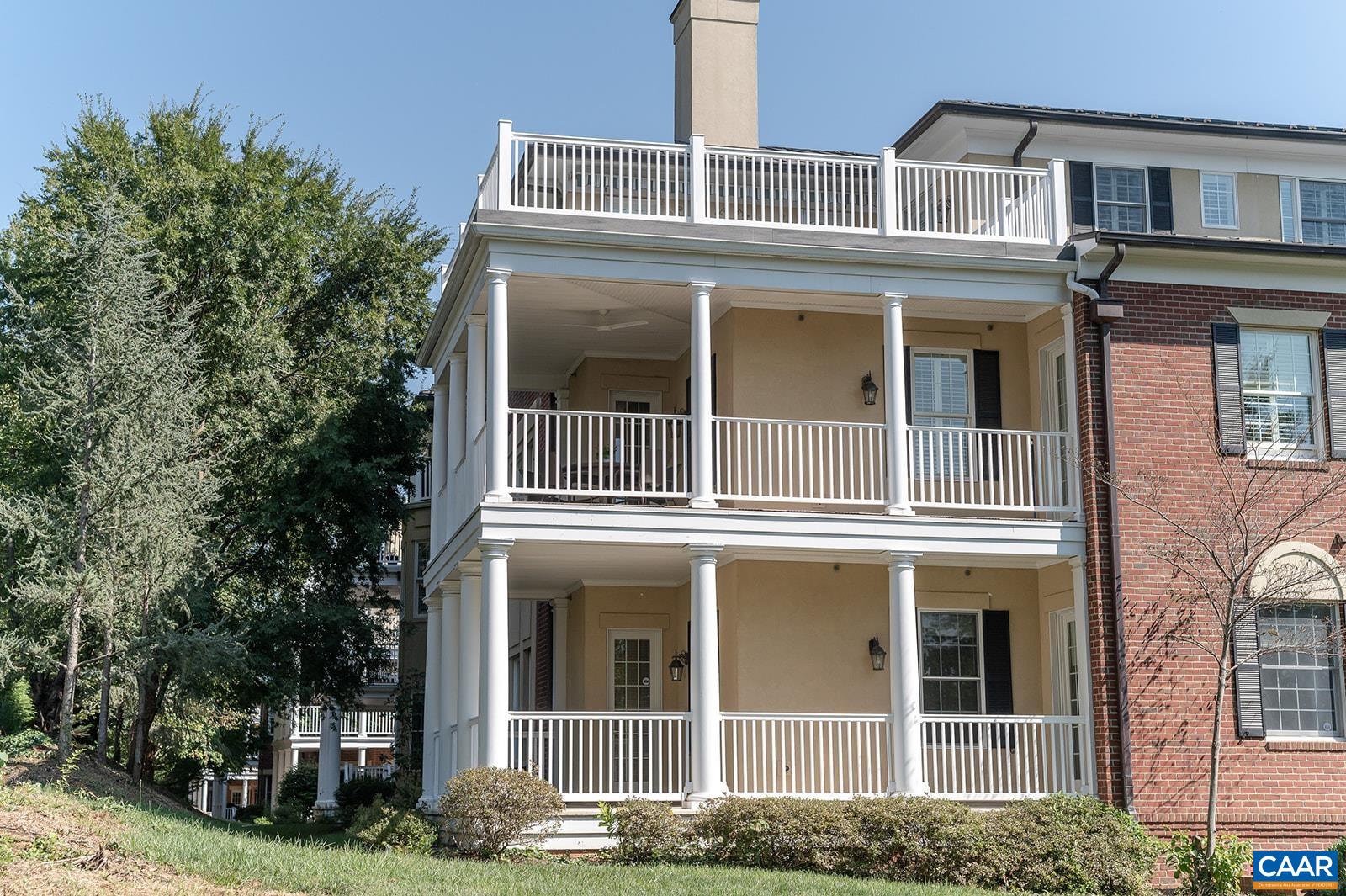 415 WHITE GABLES LN Unit: 101