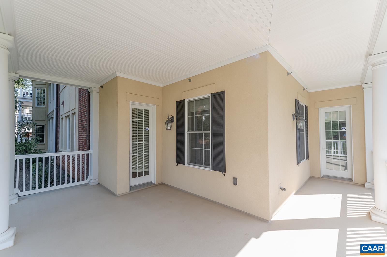 415 WHITE GABLES LN Unit: 101