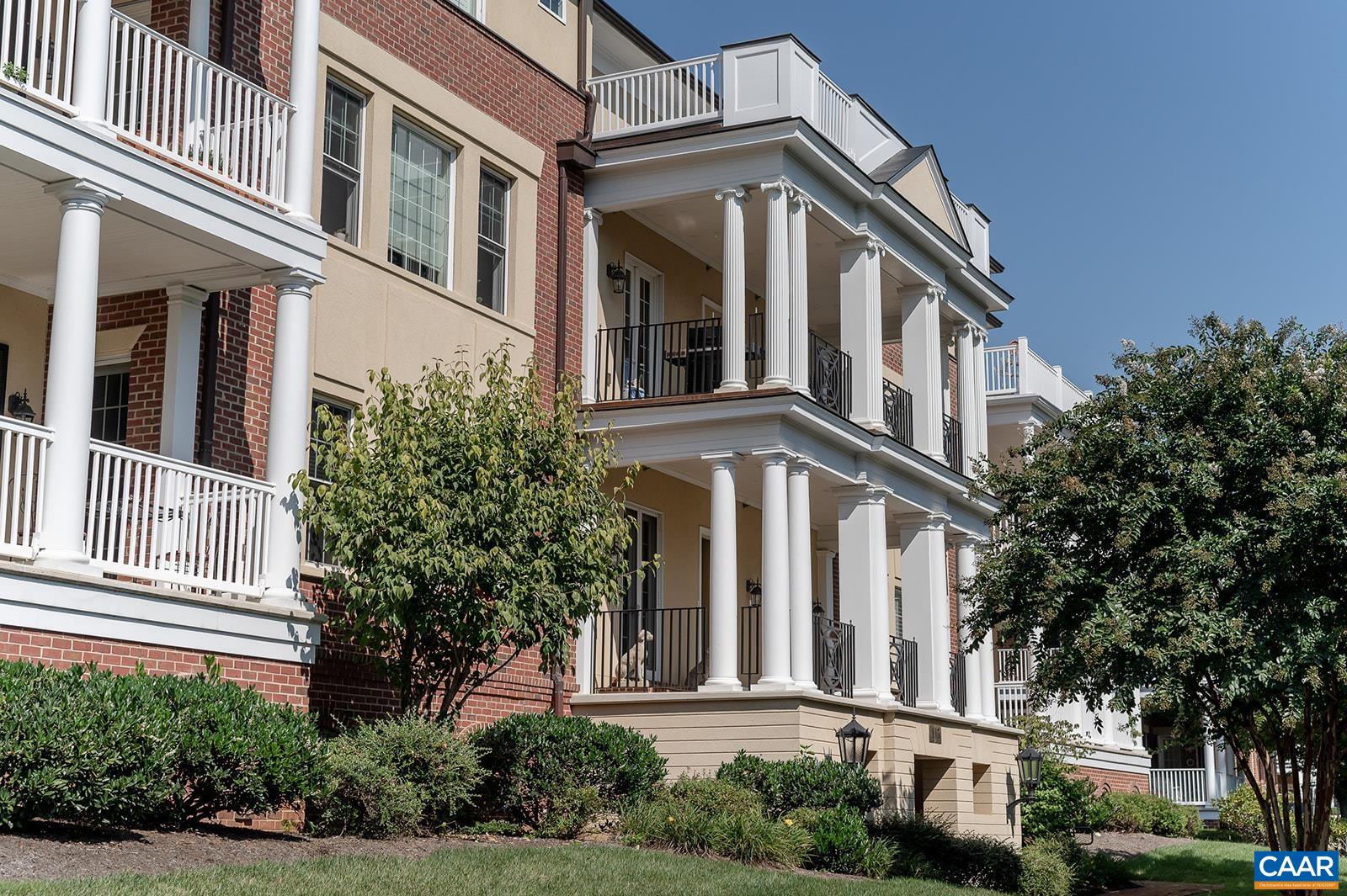 415 WHITE GABLES LN Unit: 101