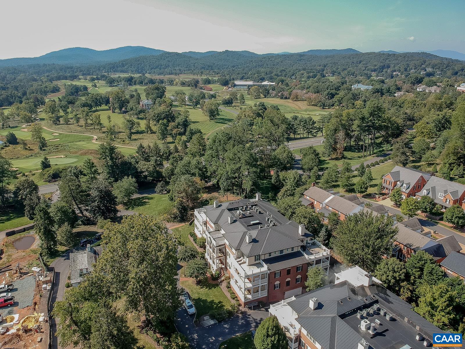 415 WHITE GABLES LN Unit: 101