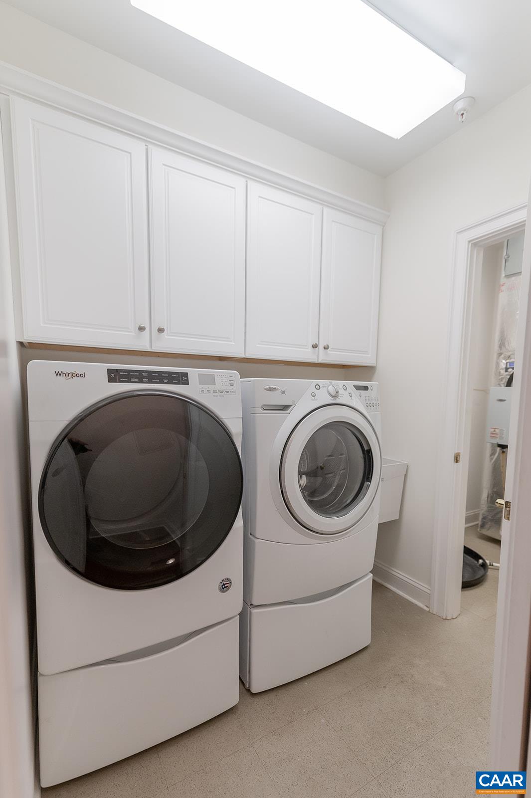 415 WHITE GABLES LN Unit: 101