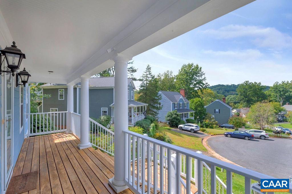 1001 HAYRAKE LN