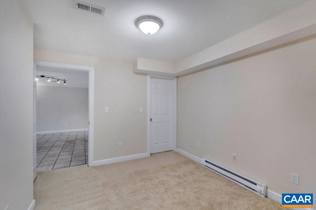 1001 HAYRAKE LN