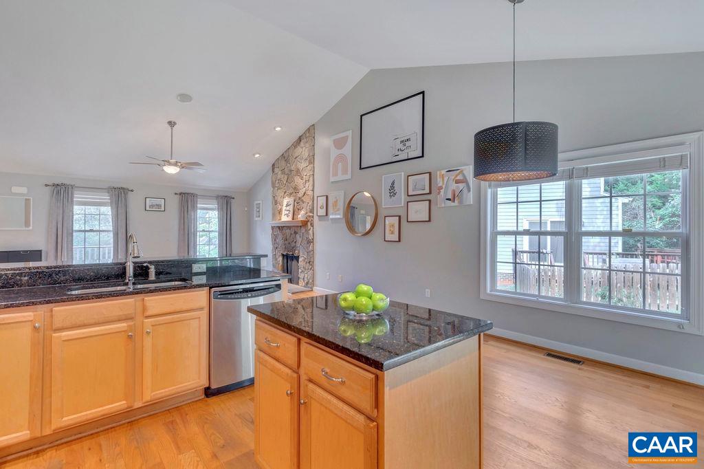 1001 HAYRAKE LN