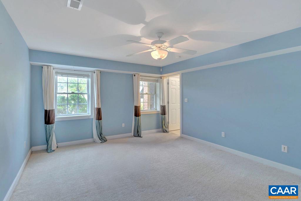 1001 HAYRAKE LN